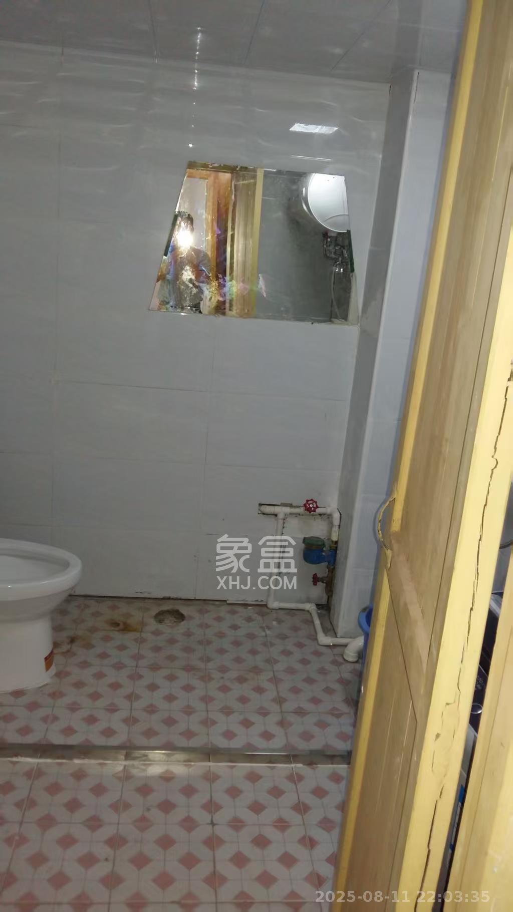 西湖公寓  2室1厅1卫    1300.0元/月 西湖公寓  2室1厅1卫    1300.0元/月室内图