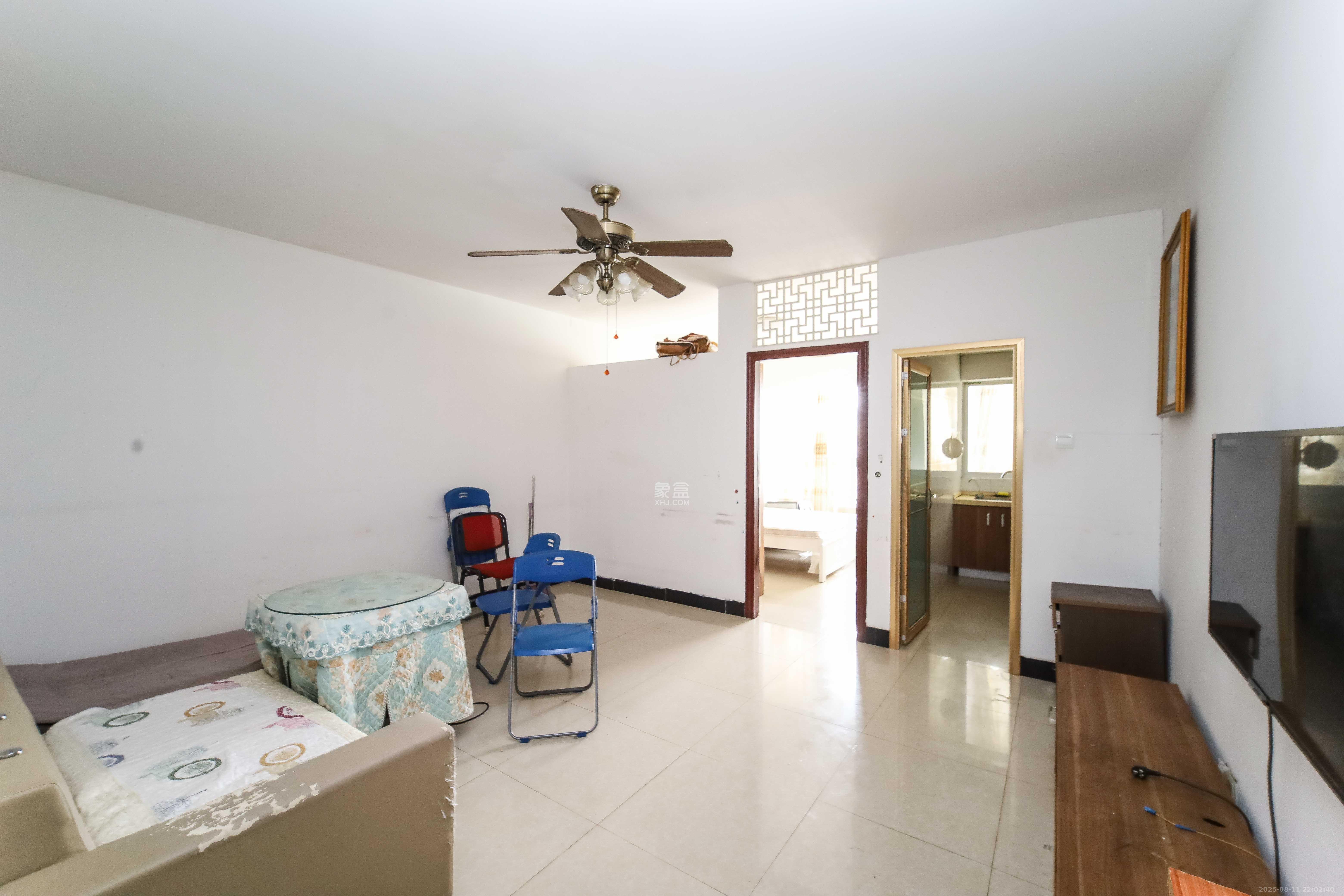 先锋东外滩  1室1厅1卫    31.0万客厅