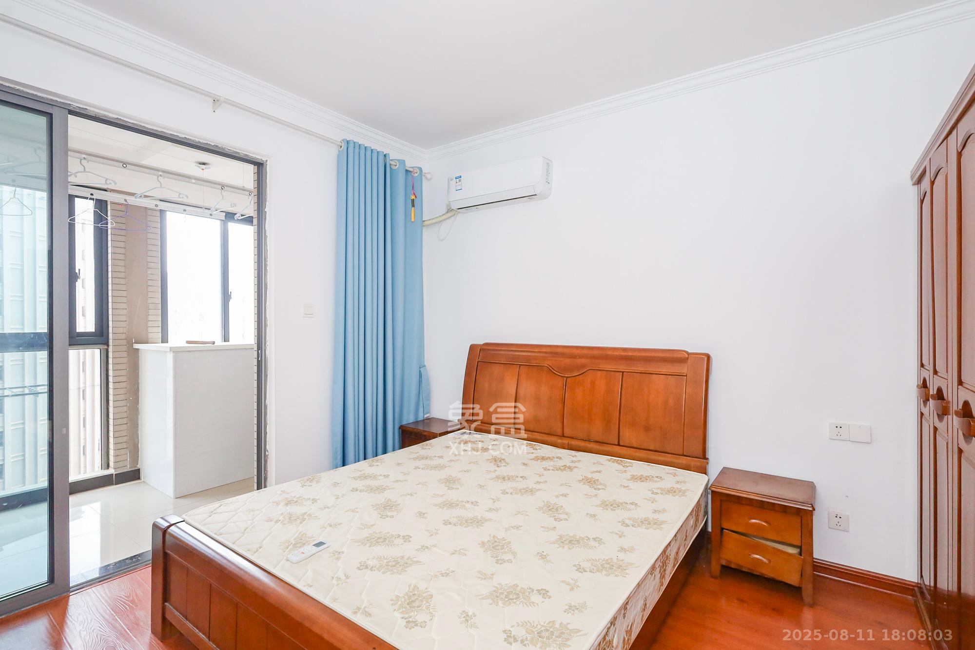 八方小区C区 3室2厅2卫 380.0万 八方小区C区 3室2厅2卫 380.0万卧室