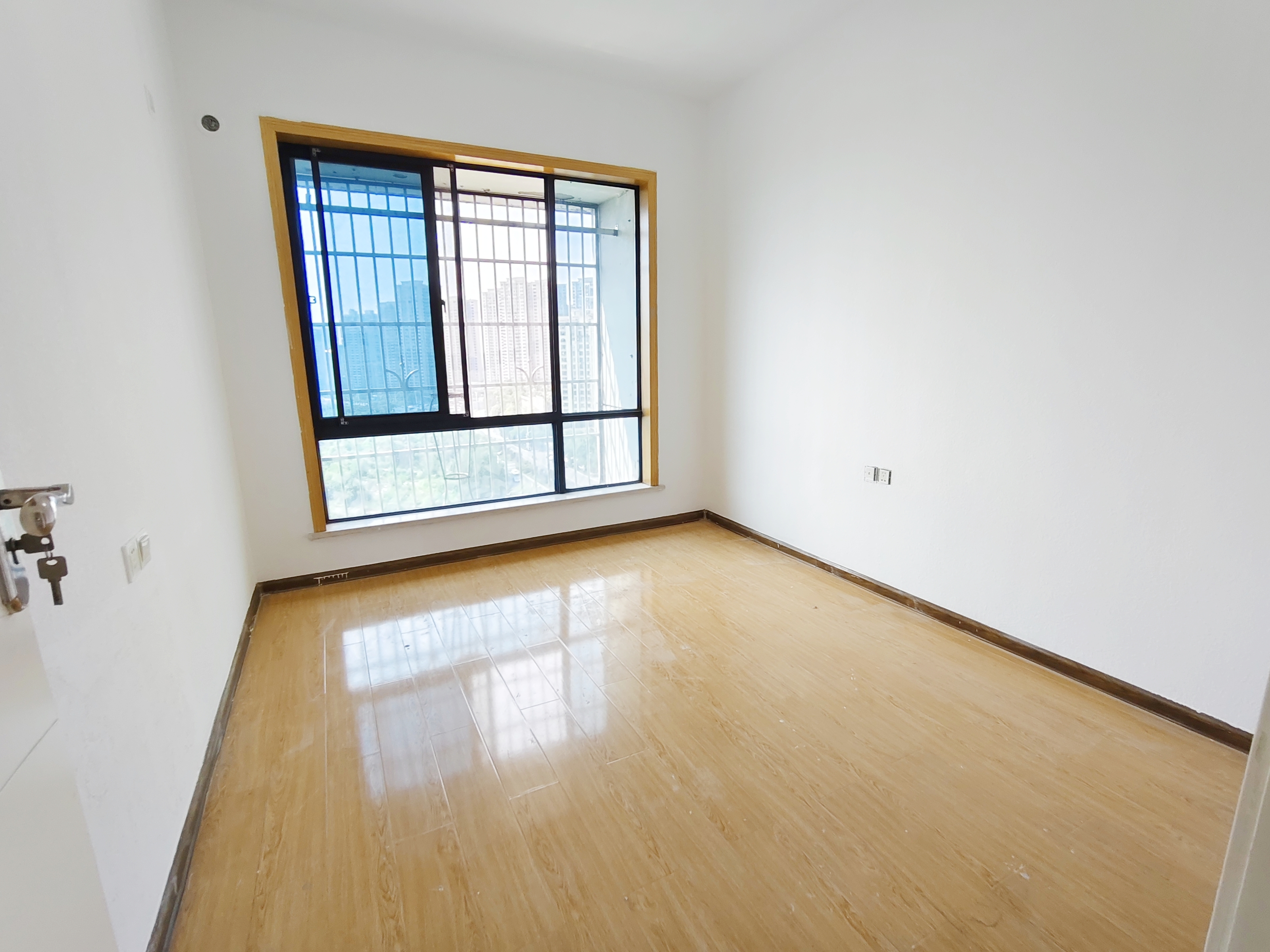 嘉天紫东苑 3室2厅2卫 37.5万 嘉天紫东苑 3室2厅2卫 37.5万室内图