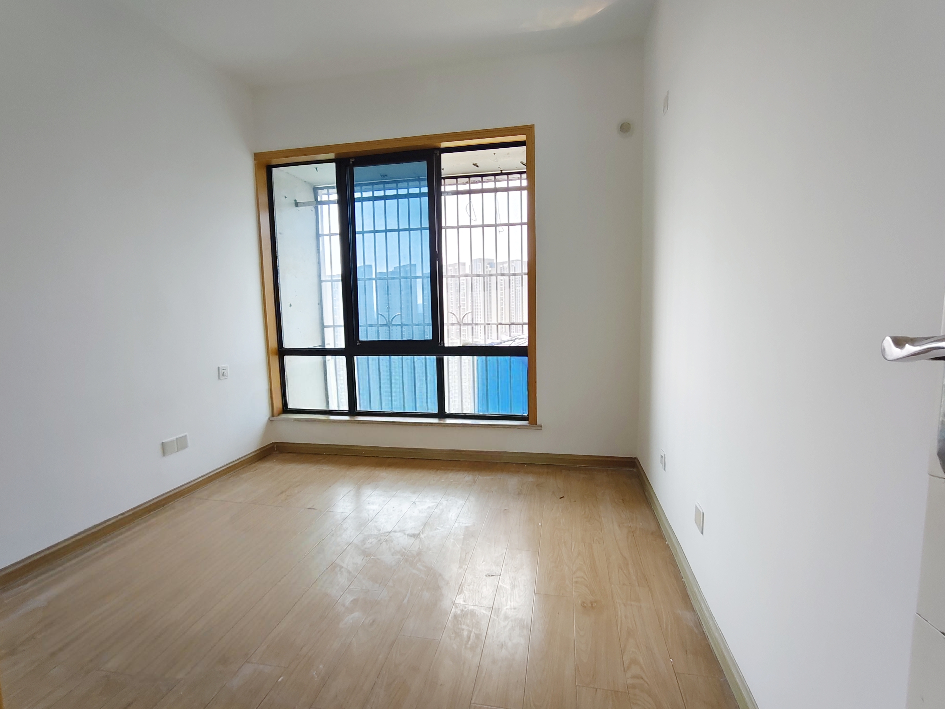 嘉天紫东苑 3室2厅2卫 37.5万 嘉天紫东苑 3室2厅2卫 37.5万室内图