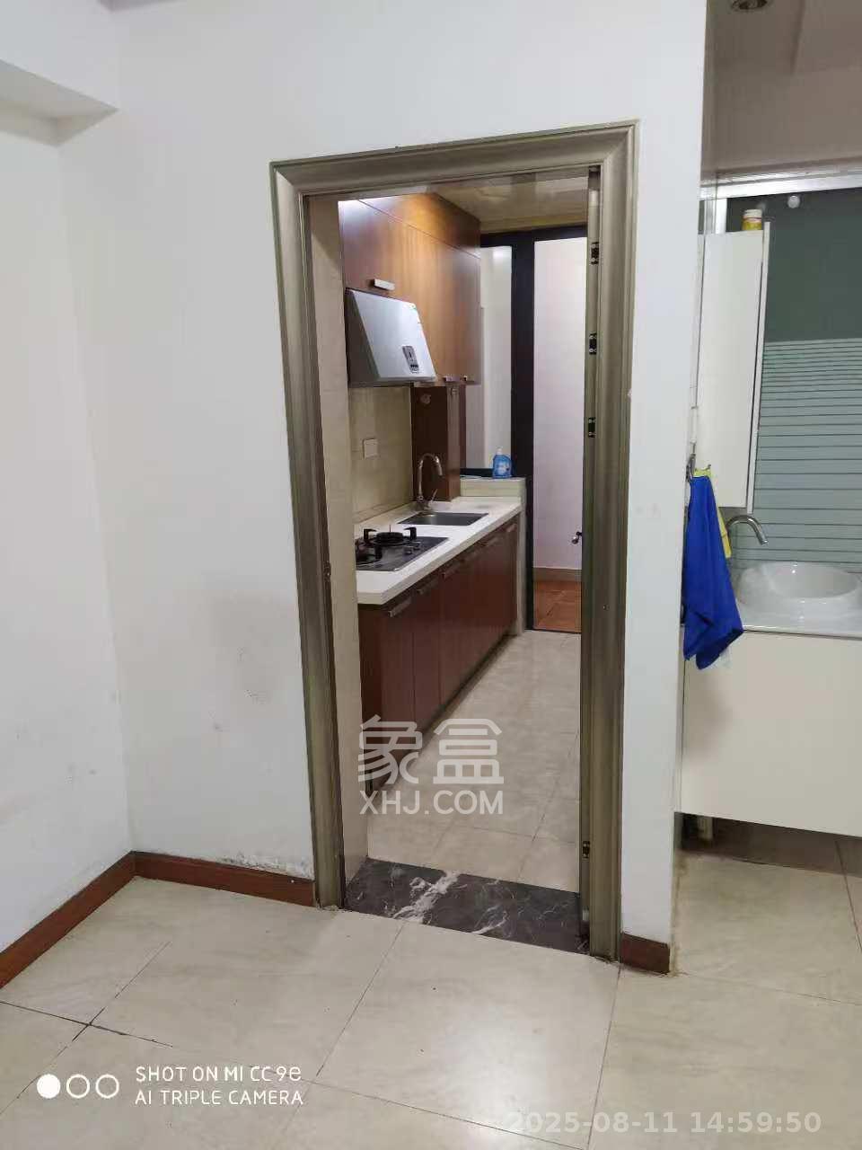 中信凯旋蓝岸(中信新城三期)  3室2厅1卫    1800.0元/月 中信凯旋蓝岸(中信新城三期)  3室2厅1卫    1800.0元/月室内图