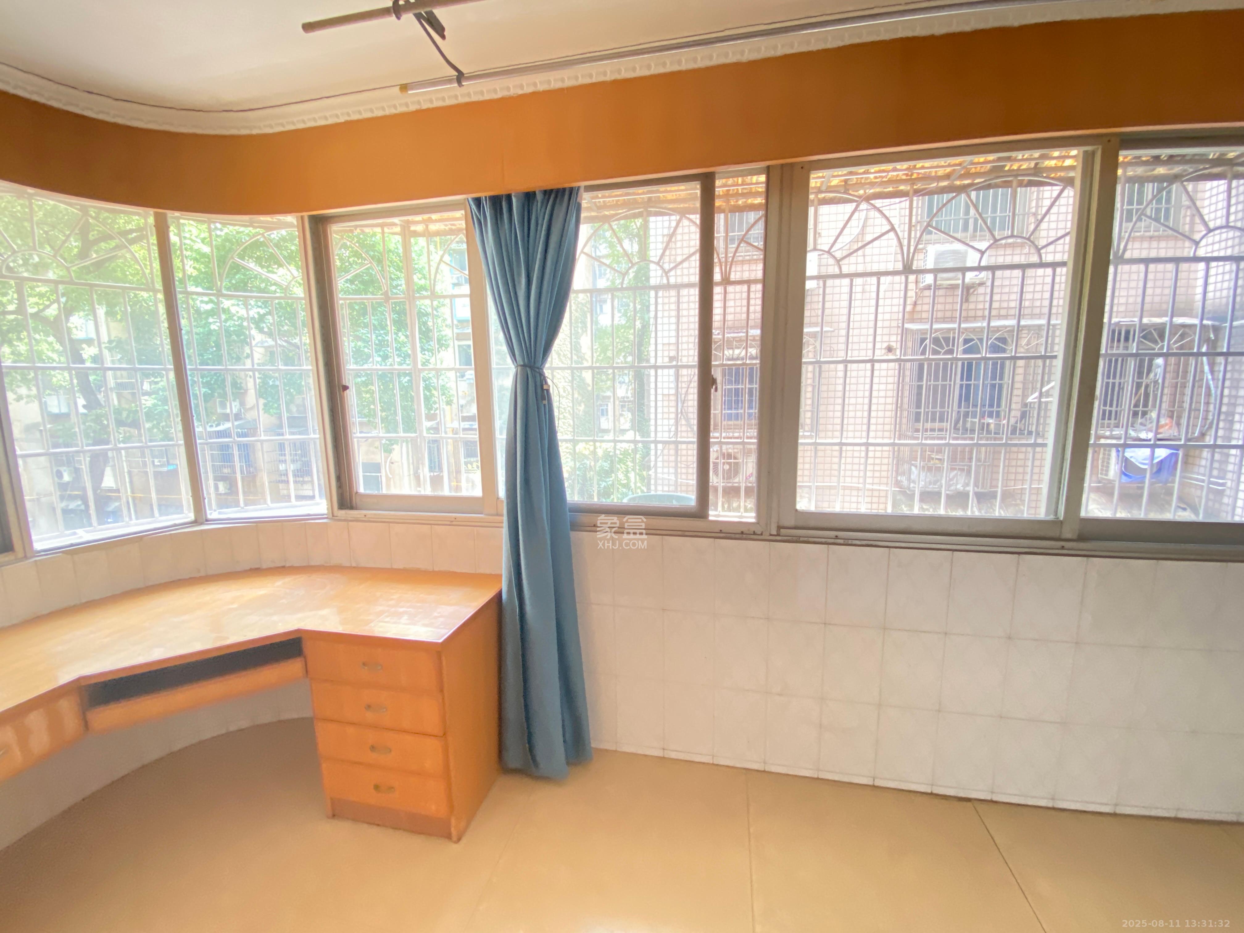 福乐名园  4室2厅2卫    3000.0元/月室内图