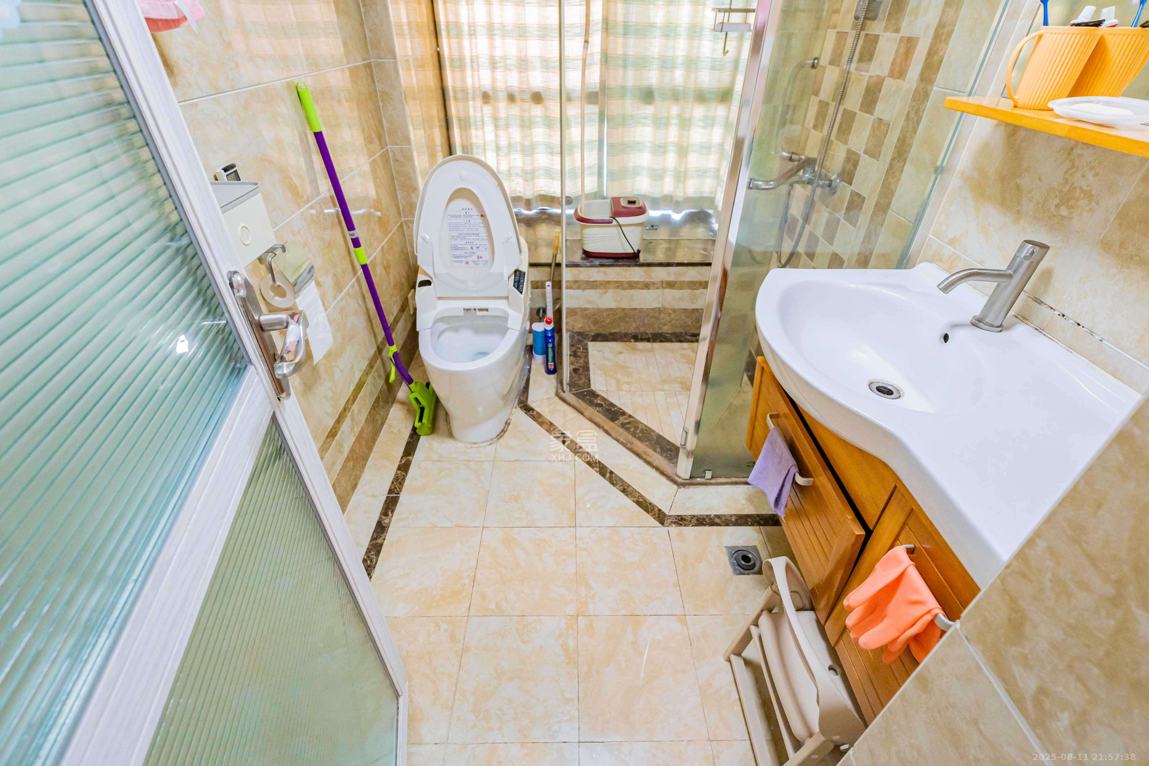 华盛新外滩 2室2厅1卫 108.0万 华盛新外滩 2室2厅1卫 108.0万卫生间