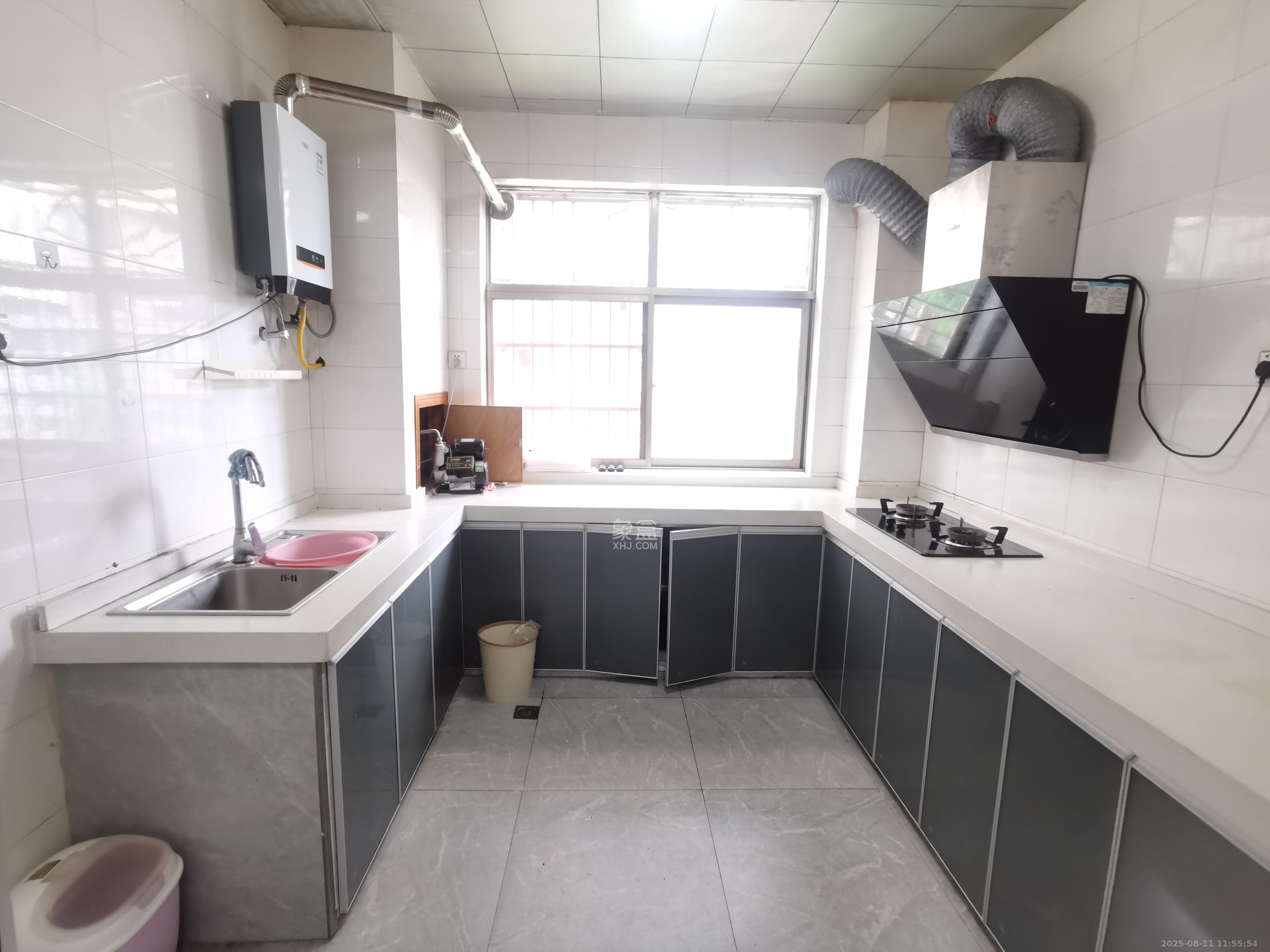 市妇联宿舍  4室2厅2卫    3600.0元/月 市妇联宿舍  4室2厅2卫    3600.0元/月室内图