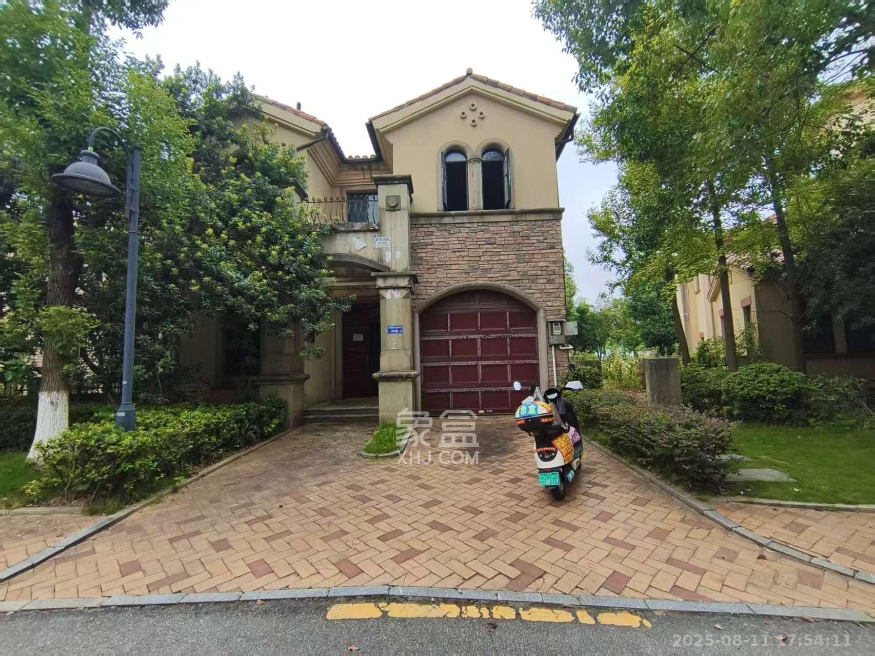 中粮北纬28°别墅 8室4厅4卫 8000.0元/月 中粮北纬28°别墅 8室4厅4卫 8000.0元/月室内图