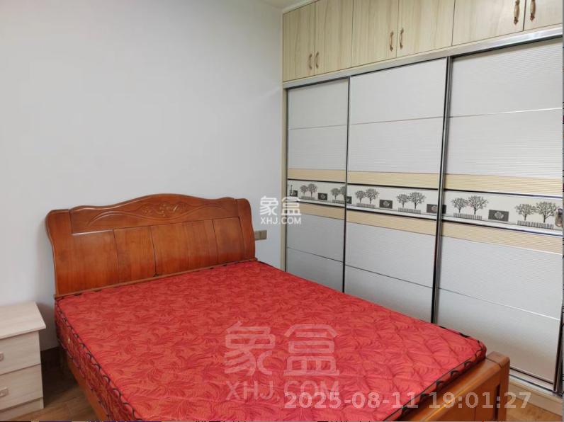 春藤小镇  3室2厅2卫   1800.00元/月室内图