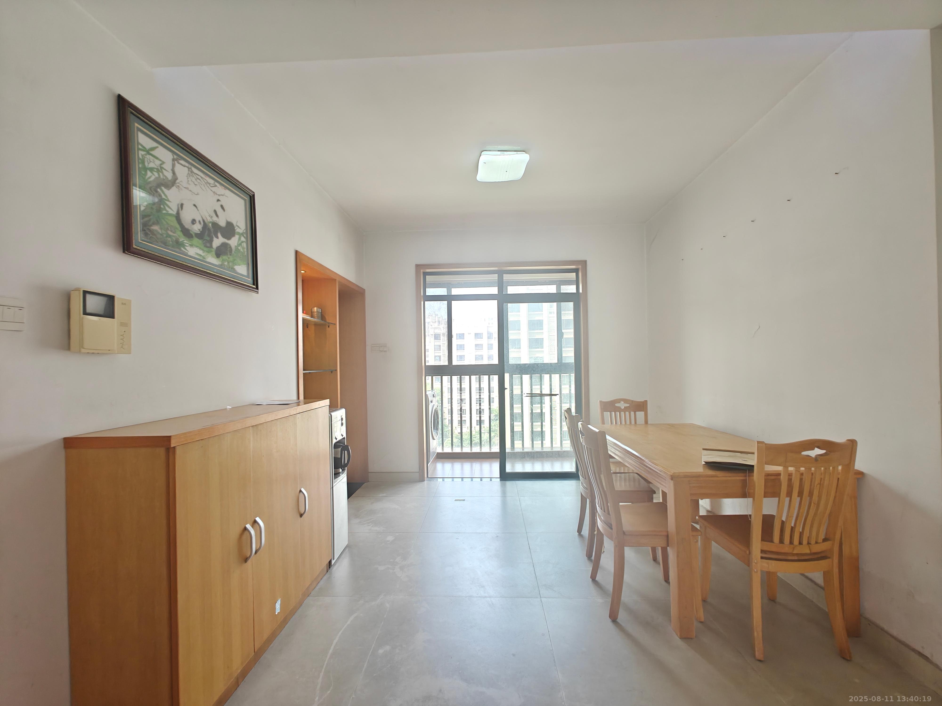 三江花中城  3室2厅2卫    3000.0元/月 三江花中城  3室2厅2卫    3000.0元/月室内图