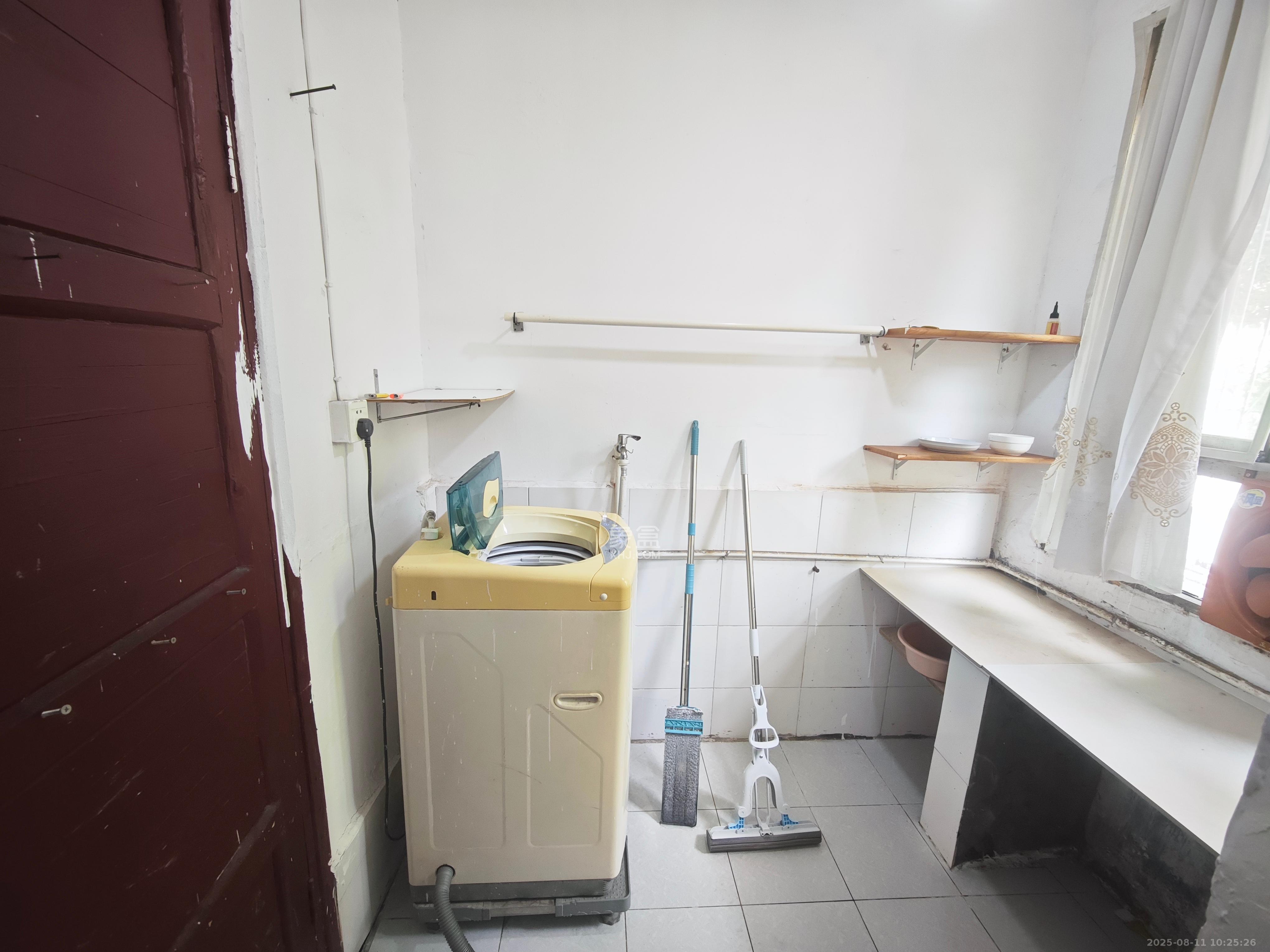 陈家湖小区  1室1厅1卫    900.0元/月 陈家湖小区  1室1厅1卫    900.0元/月室内图