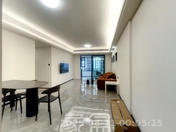 欣利梅溪左岸  3室2厅2卫   3500.00元/月