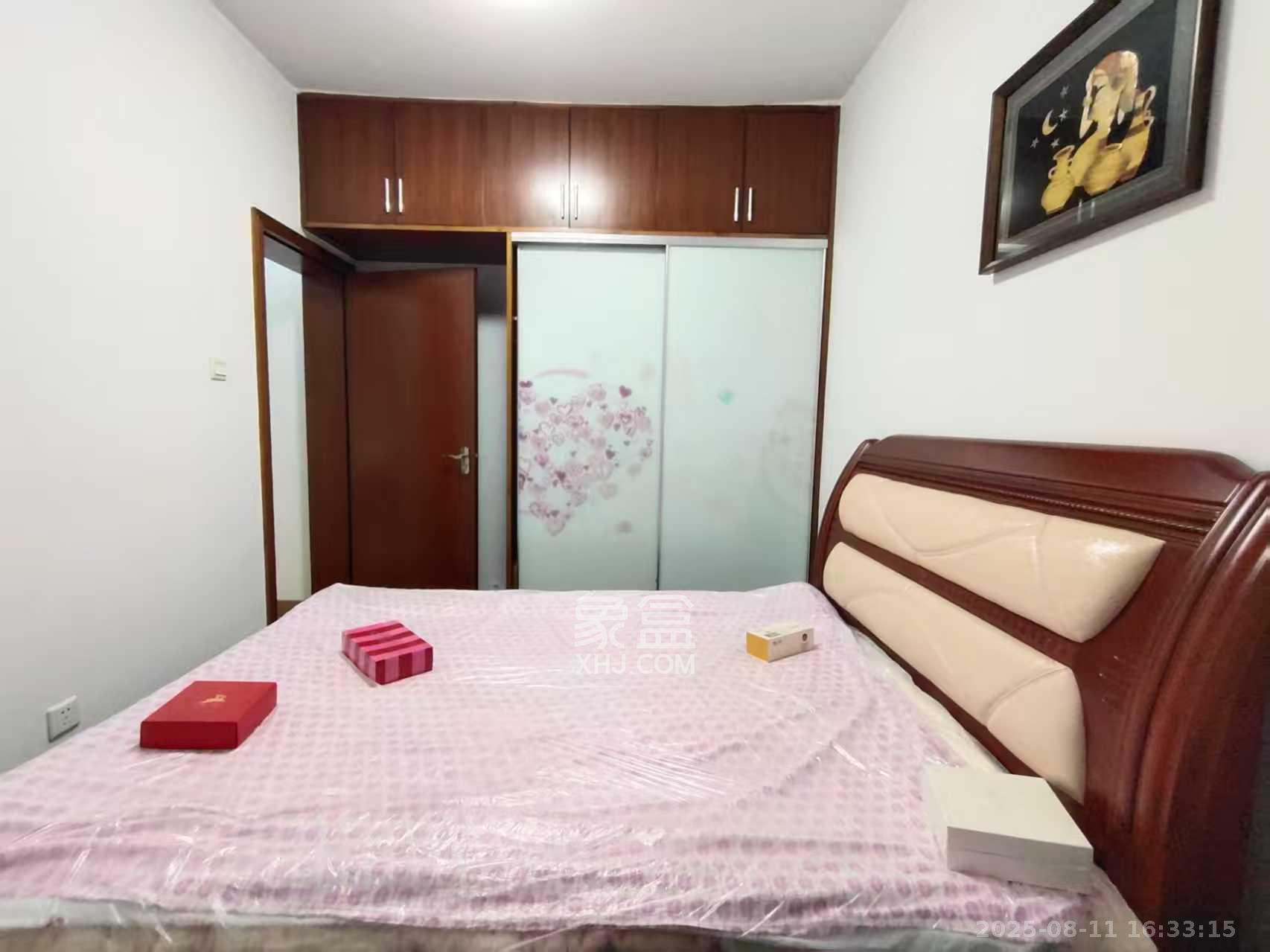 东门壹号家园 4室2厅2卫 3200.0元/月 东门壹号家园 4室2厅2卫 3200.0元/月室内图