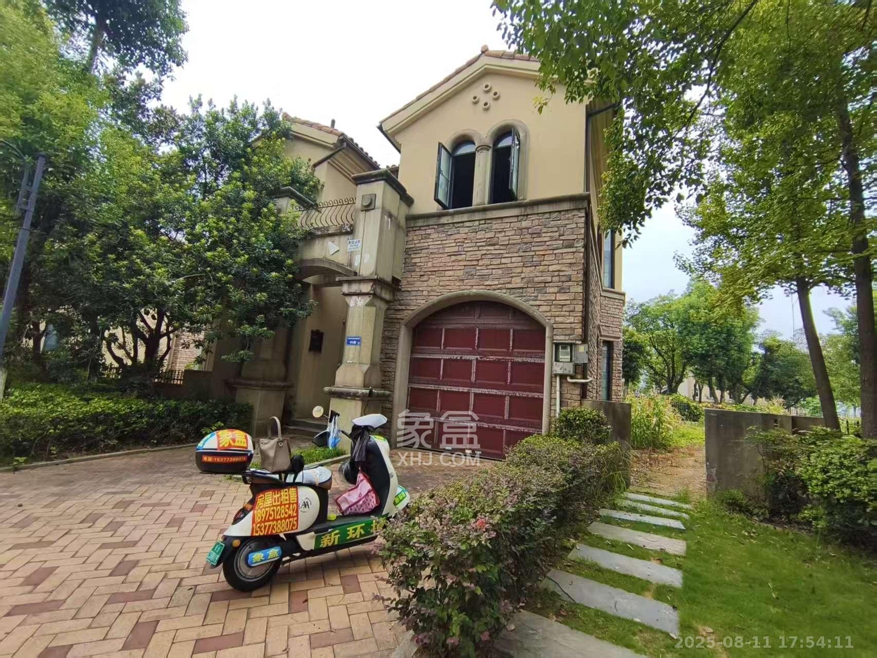 中粮北纬28°别墅 8室4厅4卫 8000.0元/月 中粮北纬28°别墅 8室4厅4卫 8000.0元/月室内图