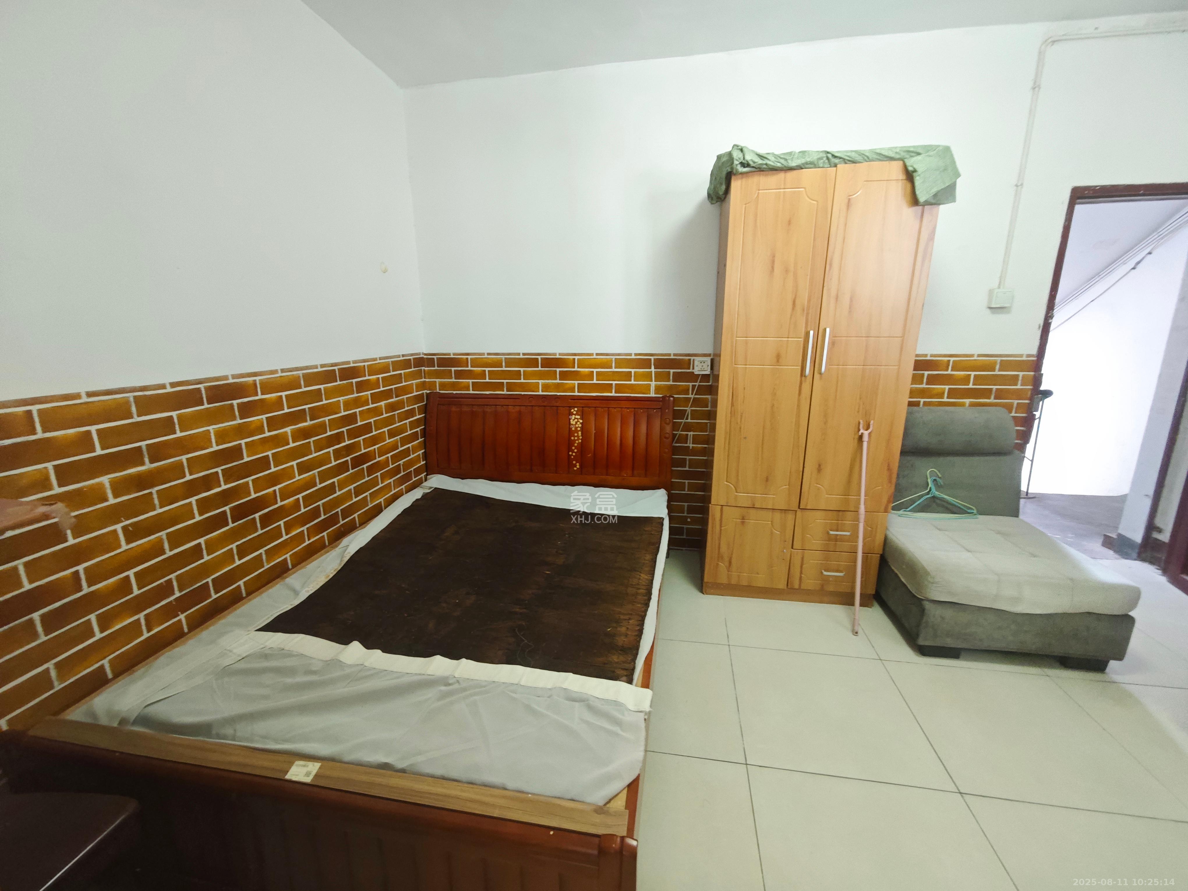 陈家湖小区  1室1厅1卫    900.0元/月 陈家湖小区  1室1厅1卫    900.0元/月室内图