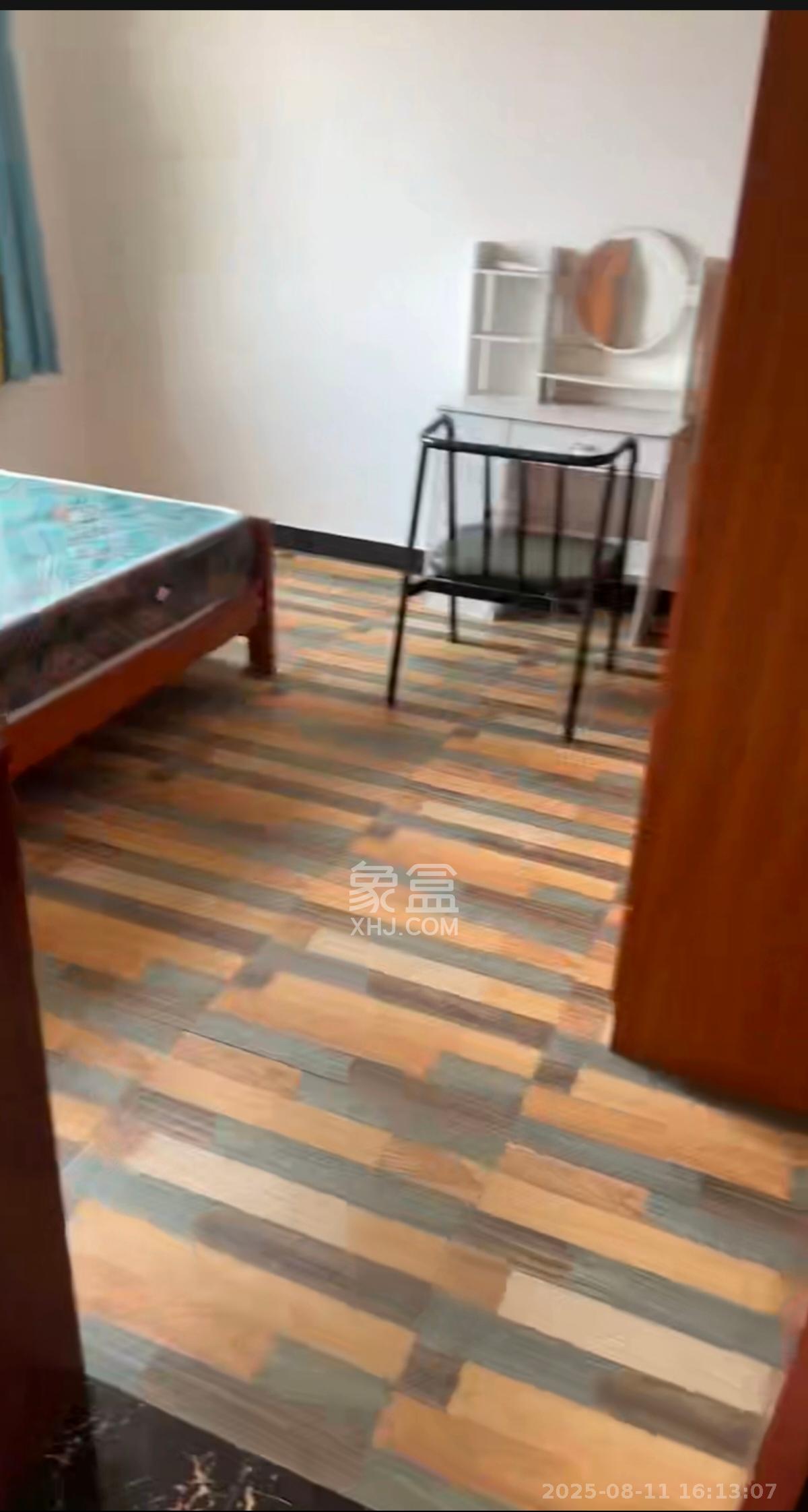 芙蓉万国城MOMA(卓越汇富苑)  4室2厅2卫    1800.0元/月 芙蓉万国城MOMA(卓越汇富苑)  4室2厅2卫    1800.0元/月室内图