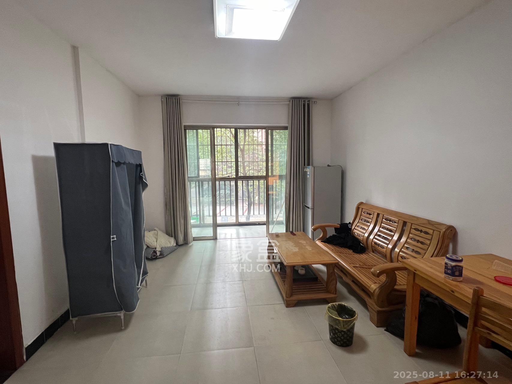 岳泰理想城 1室2厅1卫 2300.0元/月 岳泰理想城 1室2厅1卫 2300.0元/月室内图