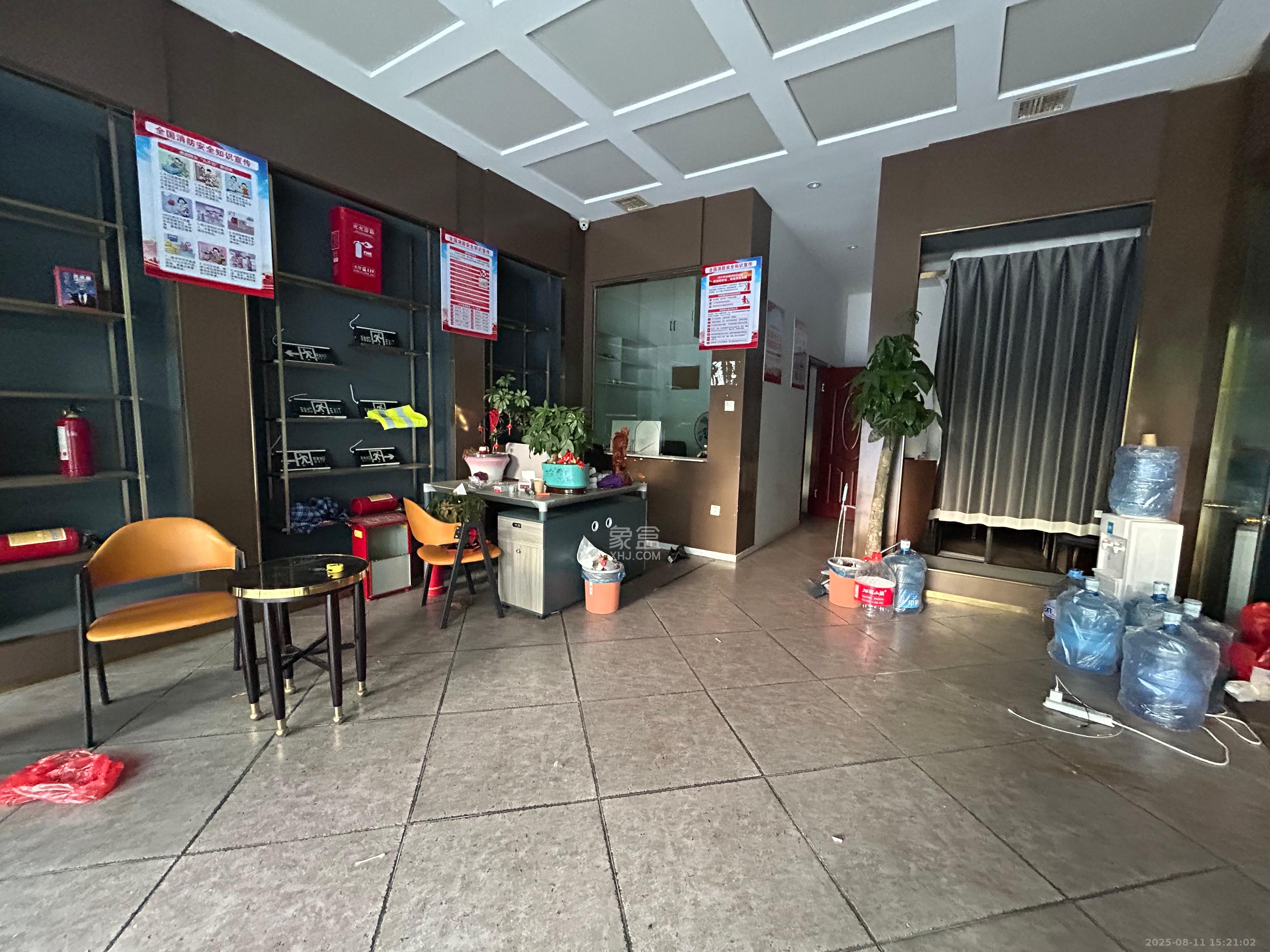 星城世家   60.0㎡      6800.0元/月室内图