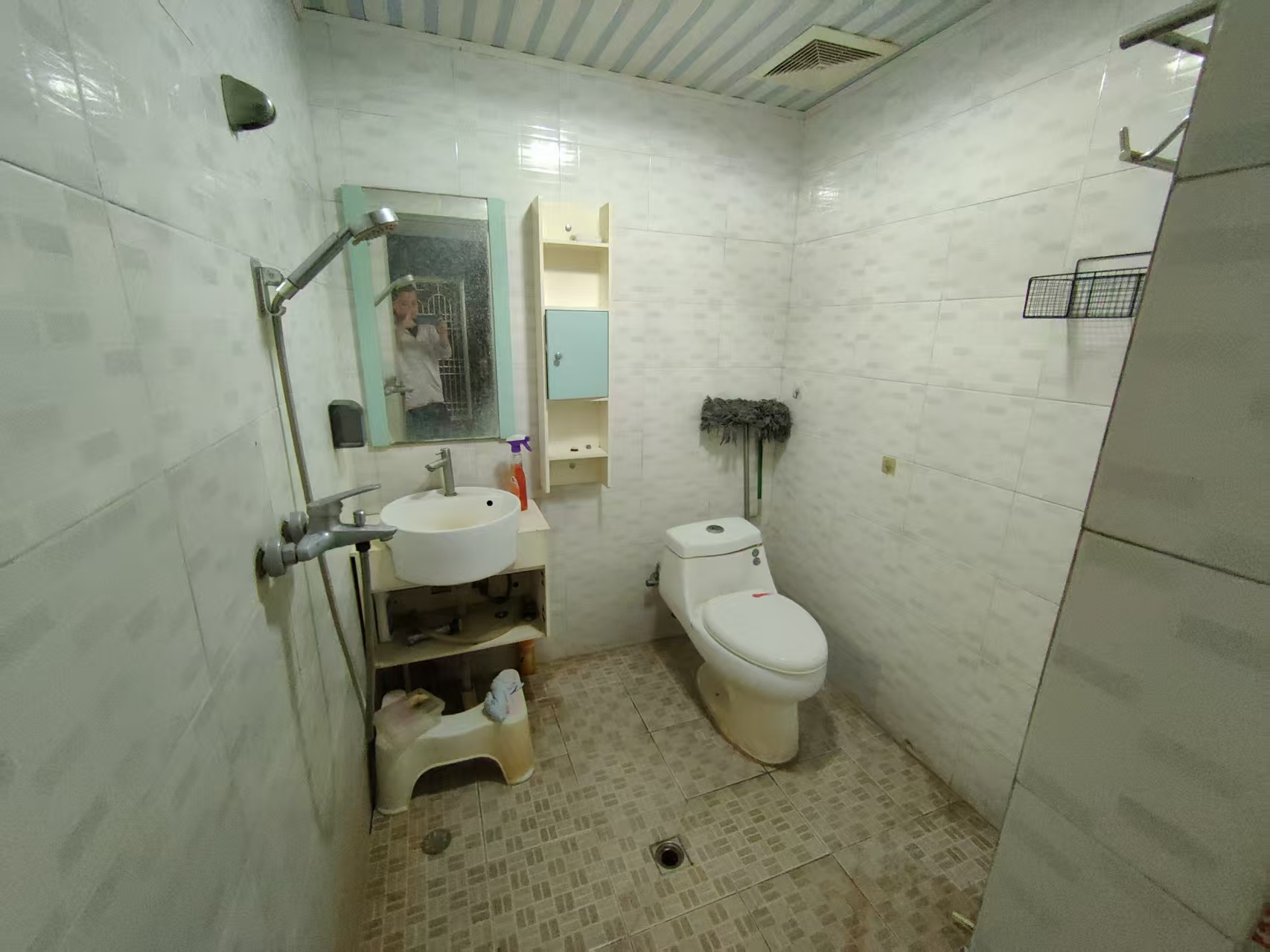 金银广场 1室0厅1卫 1300.0元/月 金银广场 1室0厅1卫 1300.0元/月室内图