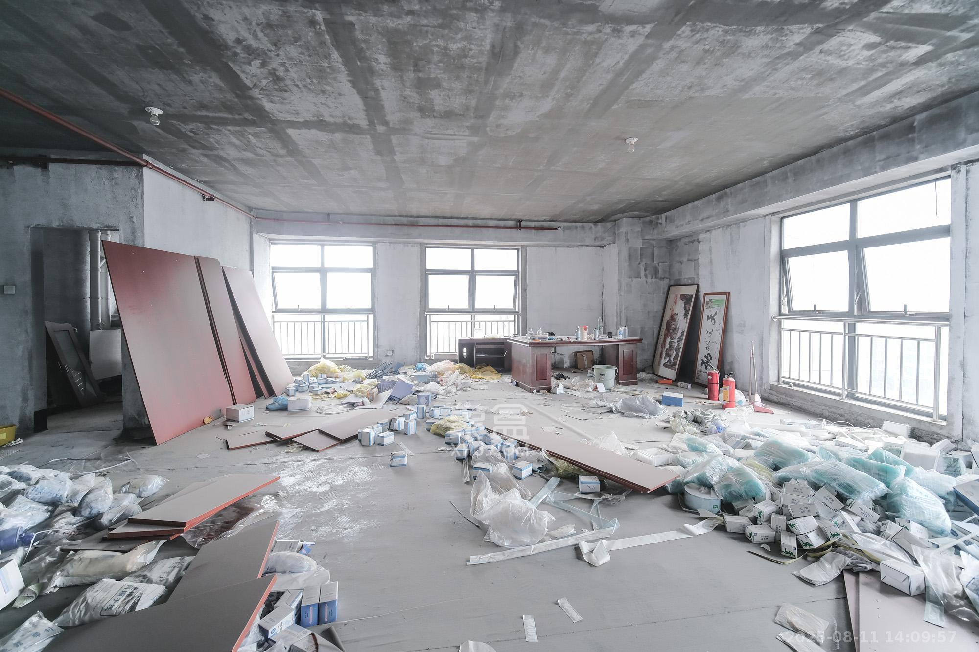 和悦城(蟠龙景苑)  1室0厅0卫    125.0万客厅