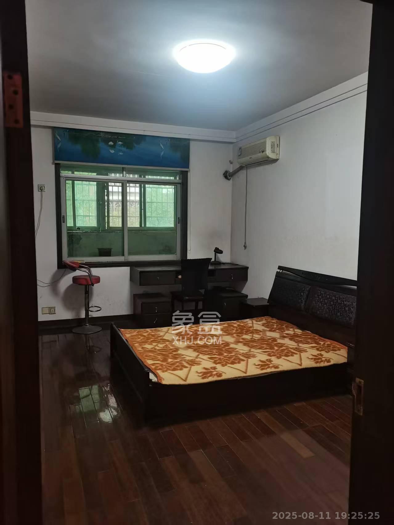 莲湖汽配城  3室1厅2卫    2300.0元/月 莲湖汽配城  3室1厅2卫    2300.0元/月室内图