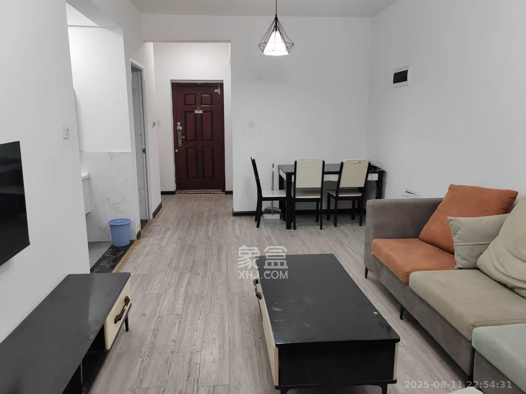 山语城三期  1室2厅1卫    1800.0元/月 山语城三期  1室2厅1卫    1800.0元/月室内图