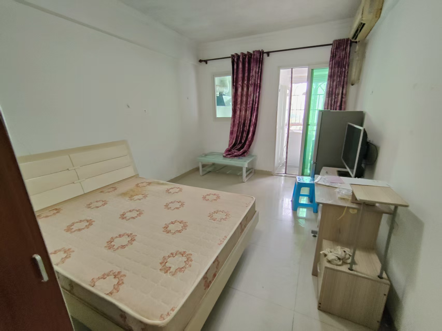 金银广场 1室0厅1卫 1300.0元/月 金银广场 1室0厅1卫 1300.0元/月室内图