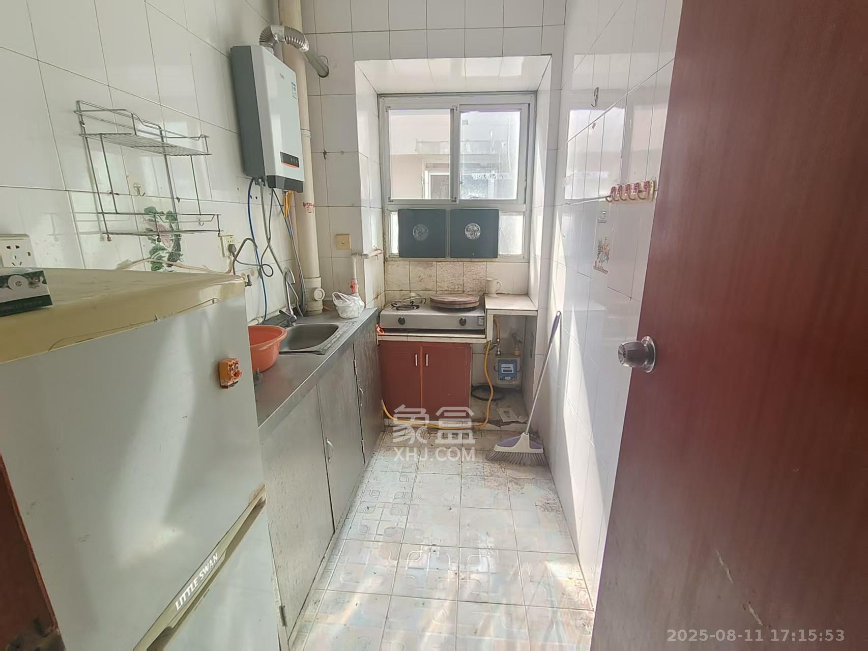 学院新村  2室2厅1卫    2800.0元/月室内图