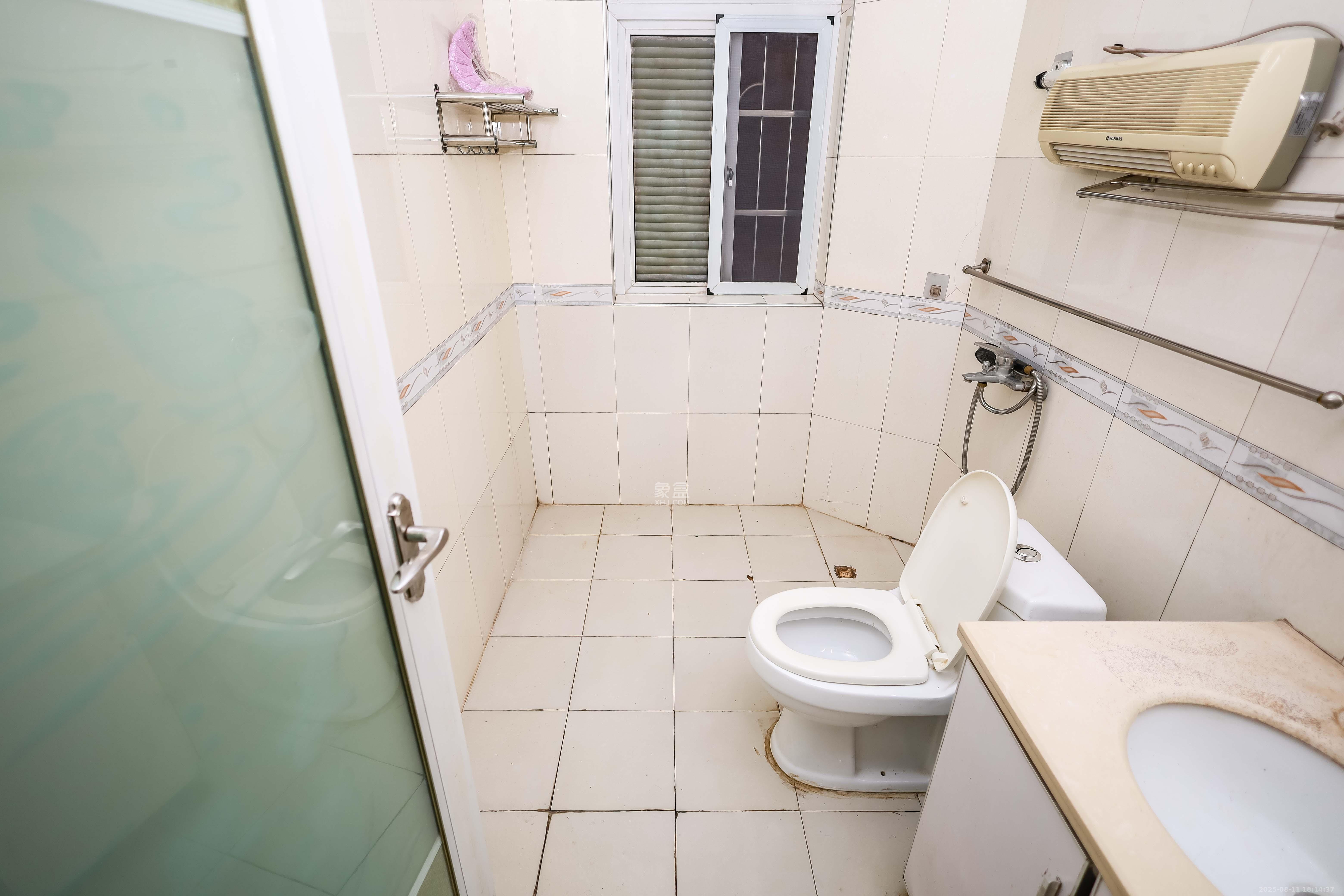 咸嘉新村悦峰园  3室2厅1卫    108.0万卫生间