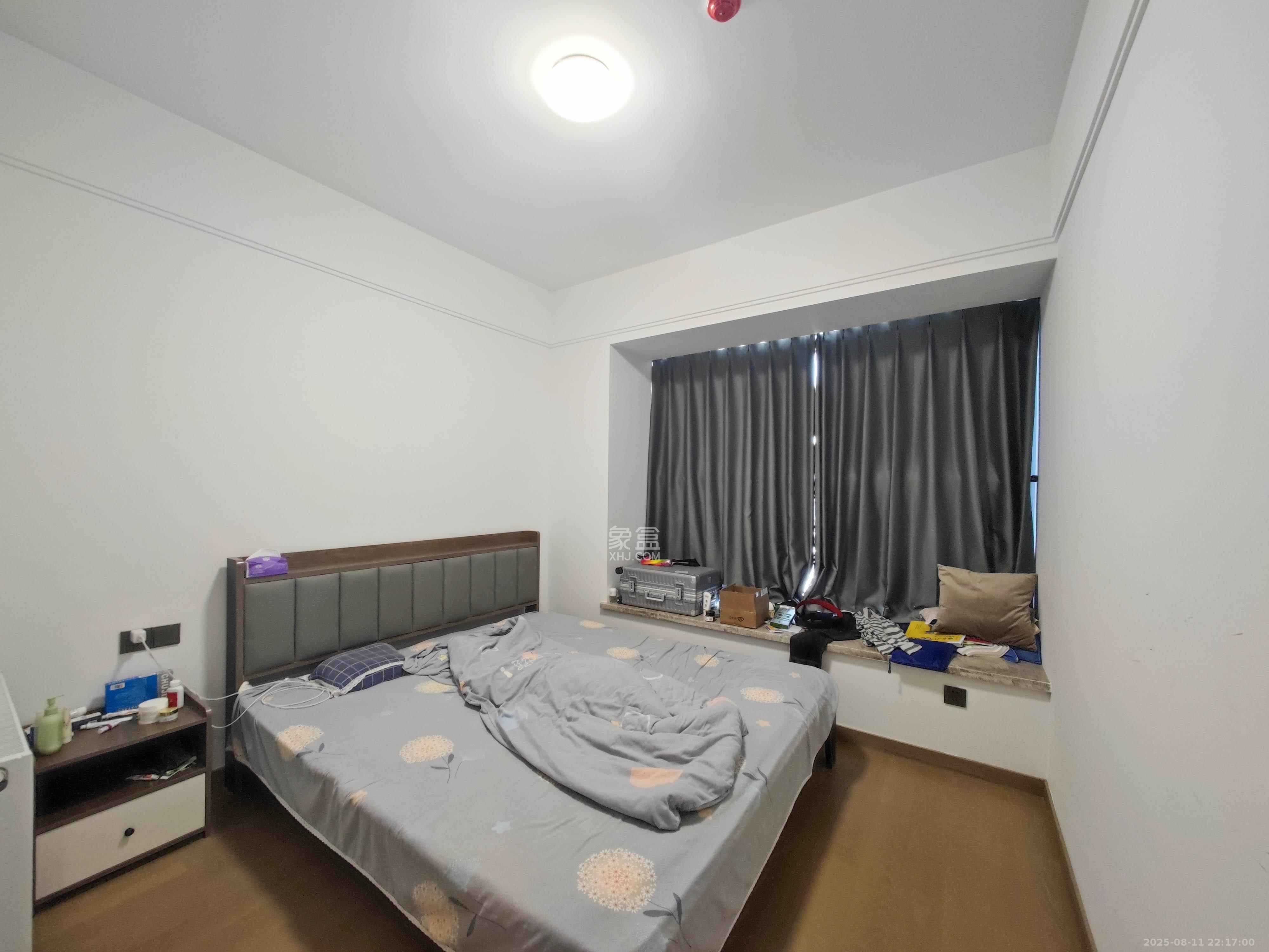 长房星城天地  4室2厅2卫    218.0万 长房星城天地  4室2厅2卫    218.0万卧室