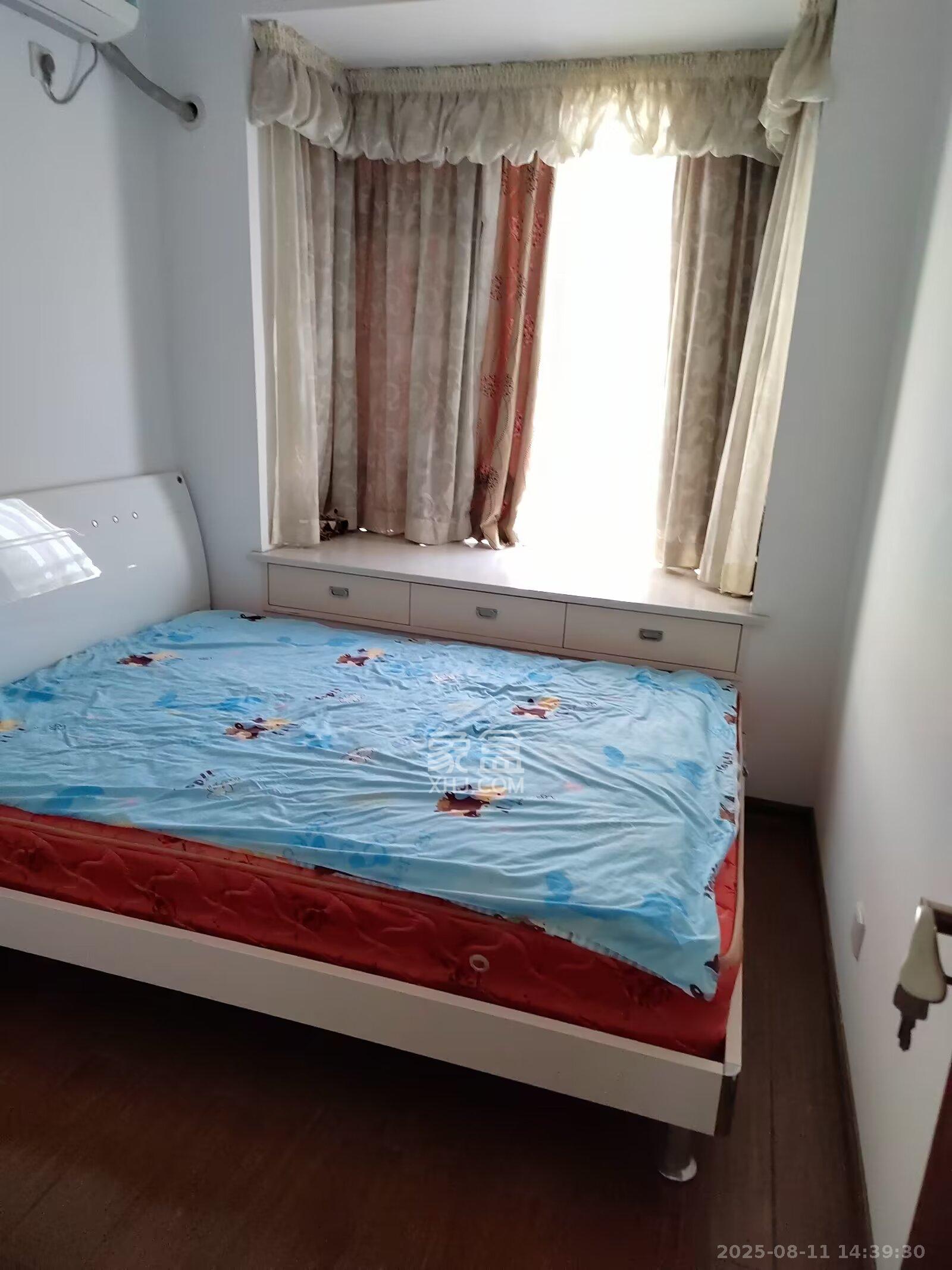 泊爱蓝湾 3室2厅1卫 2600.0元/月 泊爱蓝湾 3室2厅1卫 2600.0元/月室内图