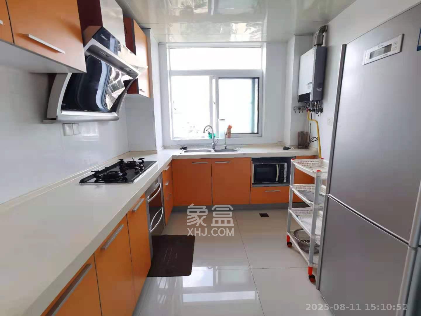 枫林美景  3室2厅2卫   2800.00元/月室内图