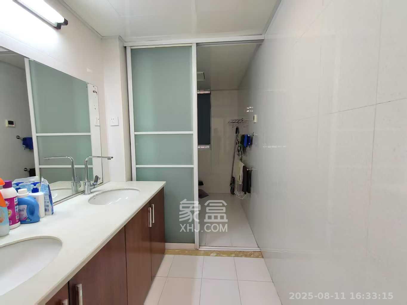 东门壹号家园 4室2厅2卫 3200.0元/月 东门壹号家园 4室2厅2卫 3200.0元/月室内图