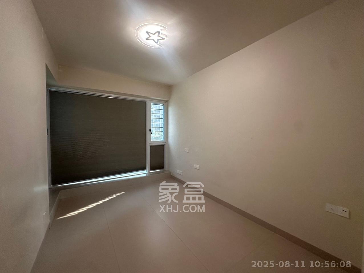 绿地V岛  4室2厅2卫   6500.00元/月室内图