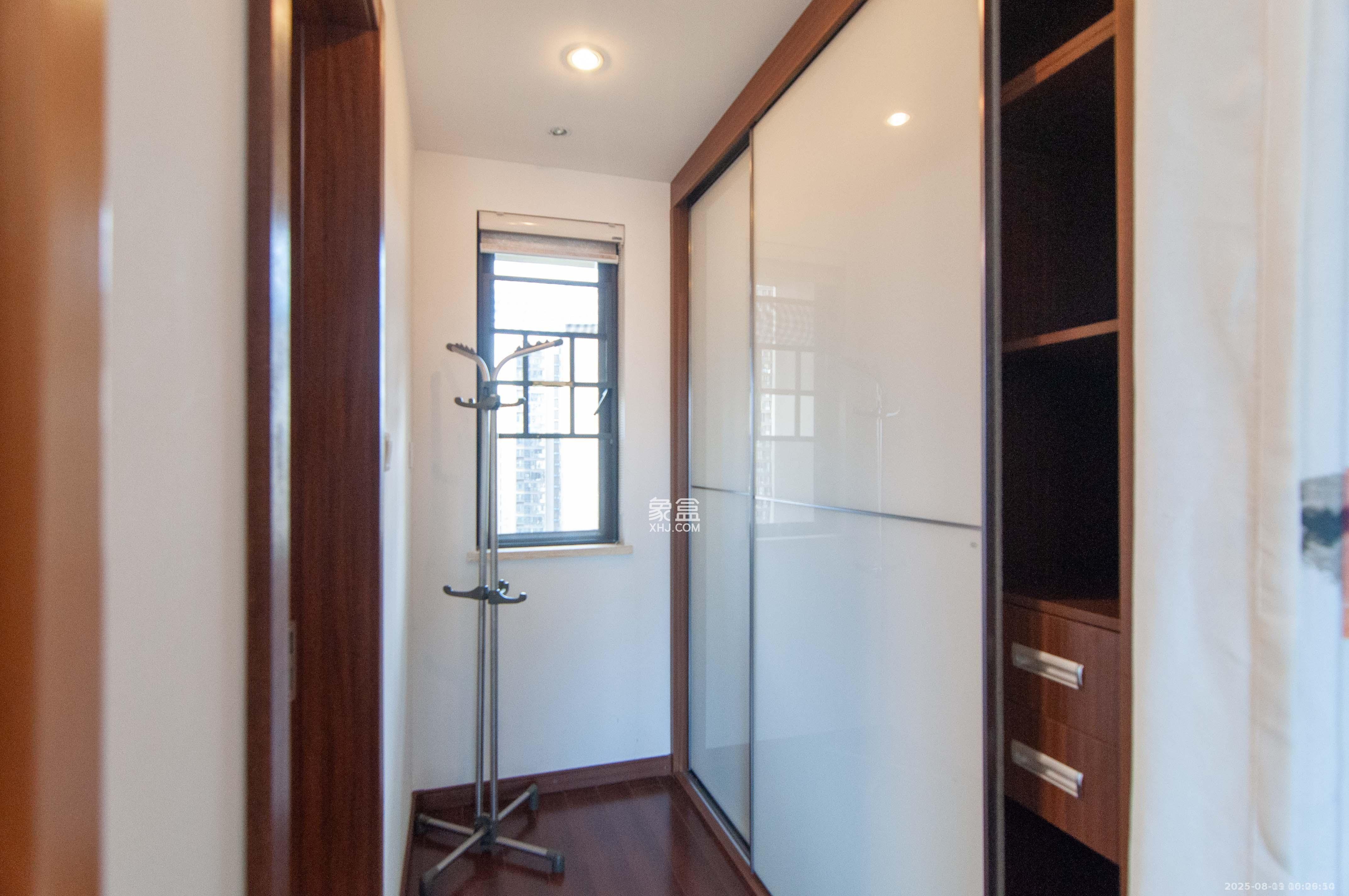 万科里梅溪郡 3室2厅2卫 3800.0元/月 万科里梅溪郡 3室2厅2卫 3800.0元/月室内图