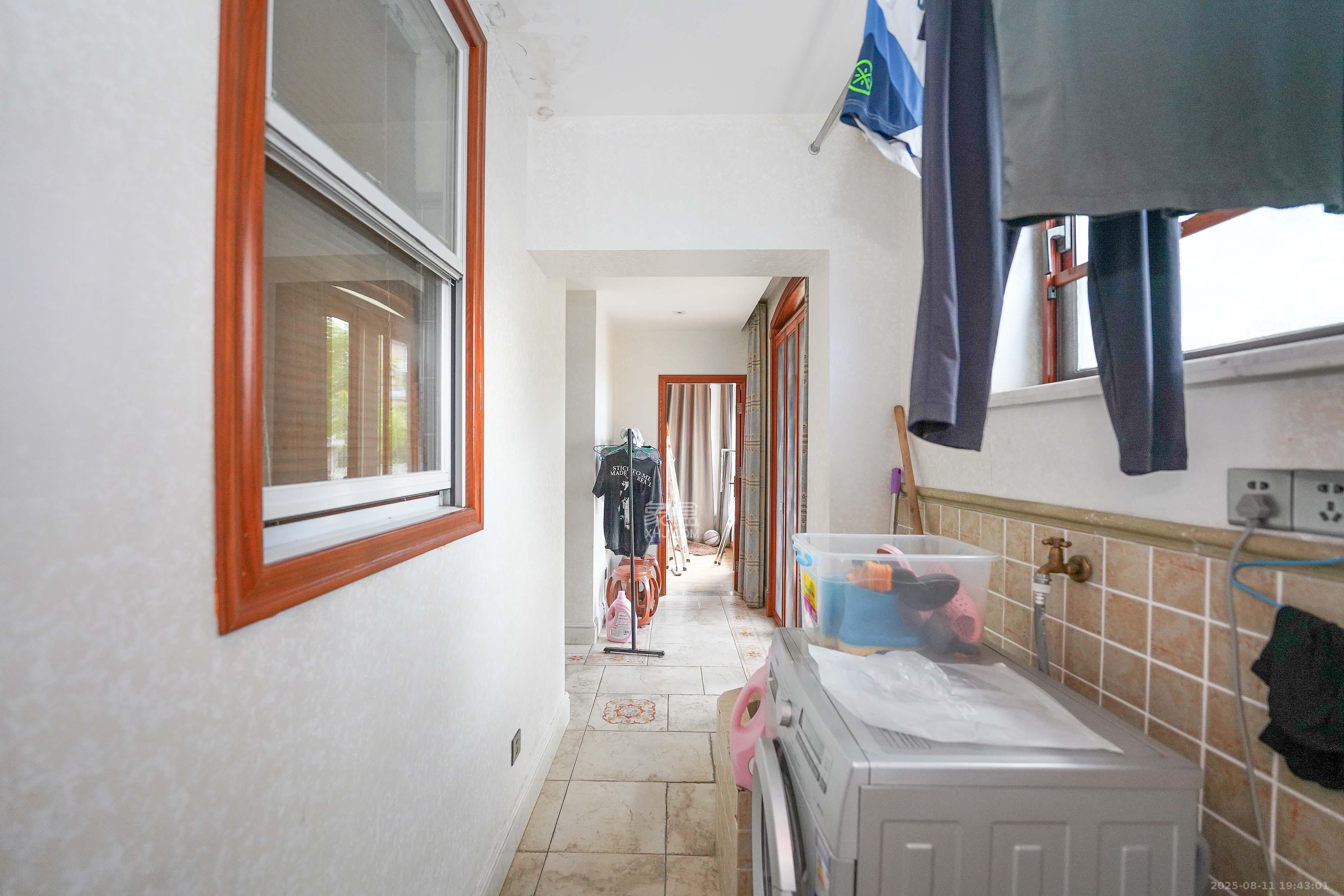 格兰小镇  6室2厅4卫    638.0万 格兰小镇  6室2厅4卫    638.0万其他