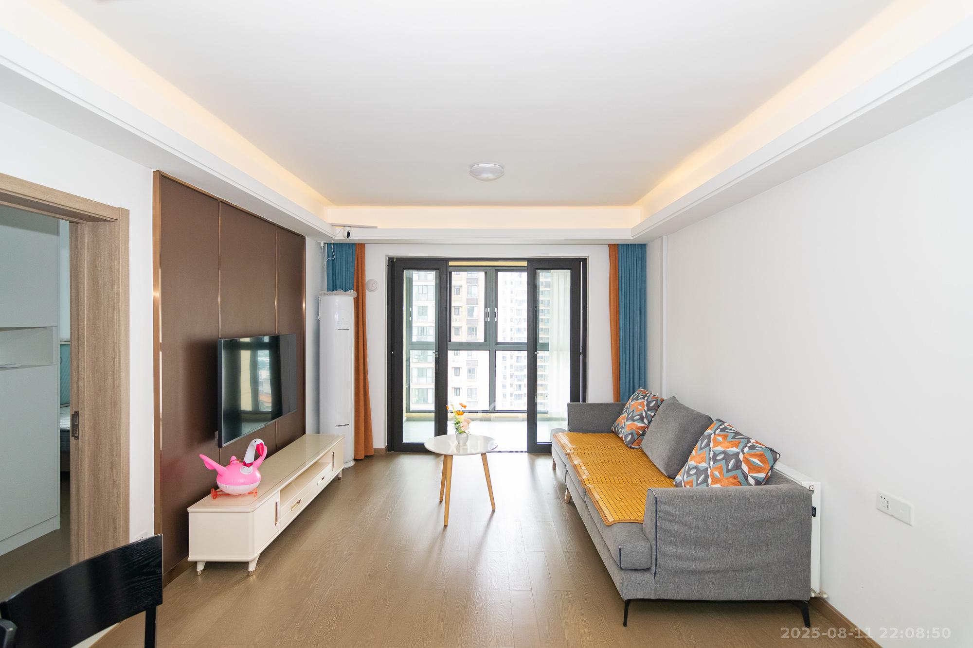 美的翰城 3室2厅2卫 73.8万 美的翰城 3室2厅2卫 73.8万客厅