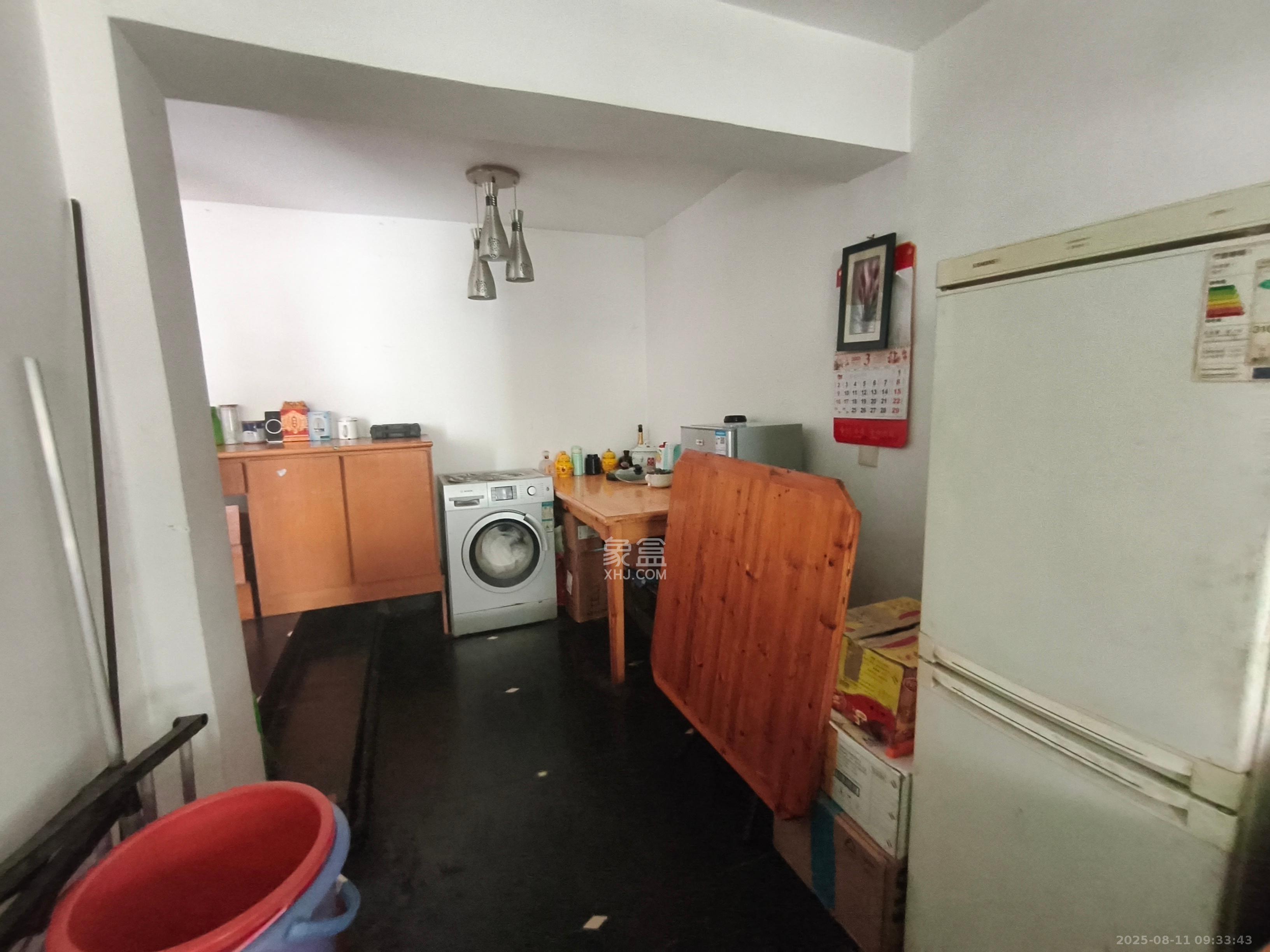 湘银公寓 5室2厅2卫 2500.0元/月 湘银公寓 5室2厅2卫 2500.0元/月室内图