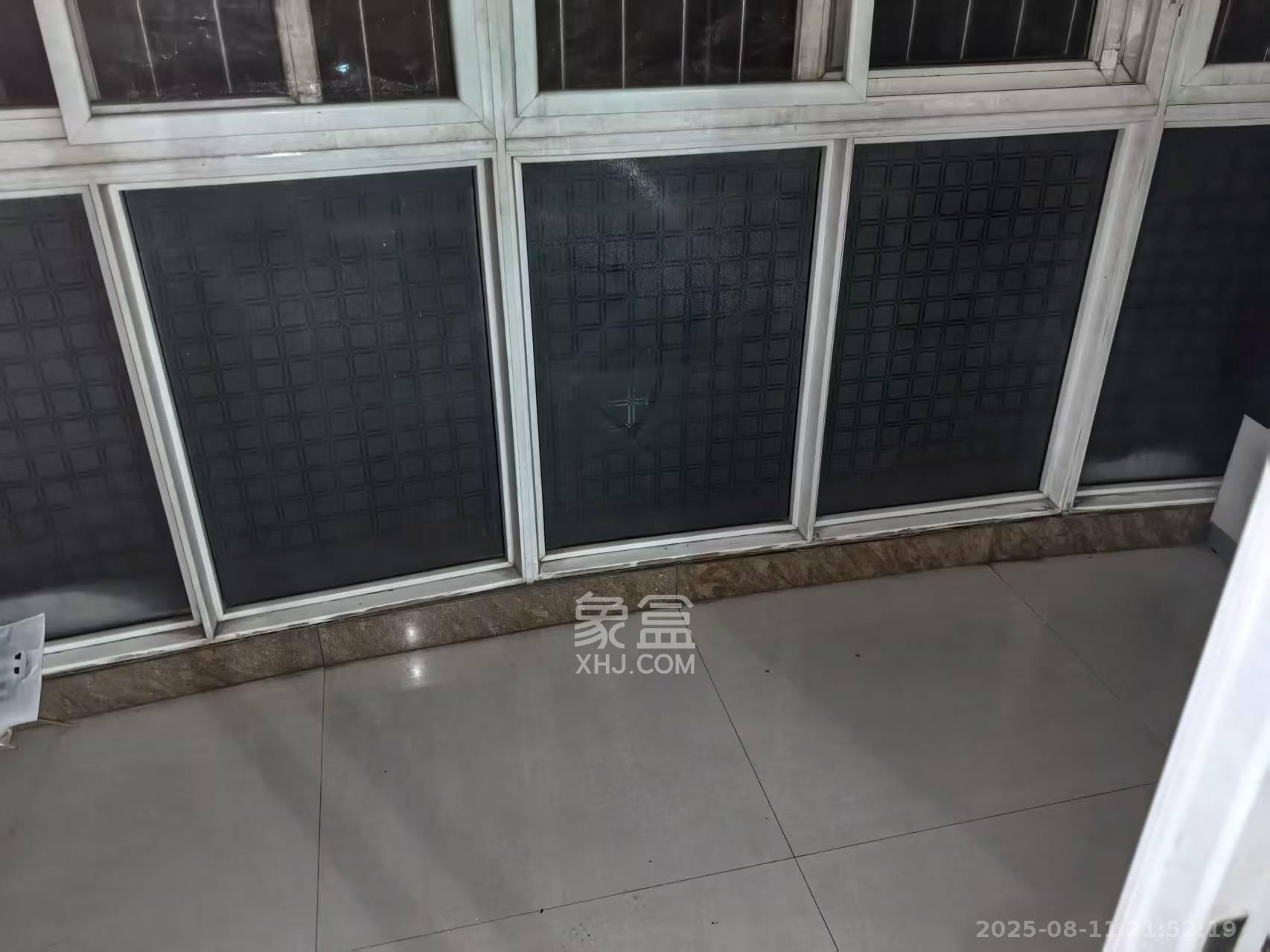 山水人家三期 3室2厅2卫 1800.0元/月 山水人家三期 3室2厅2卫 1800.0元/月室内图