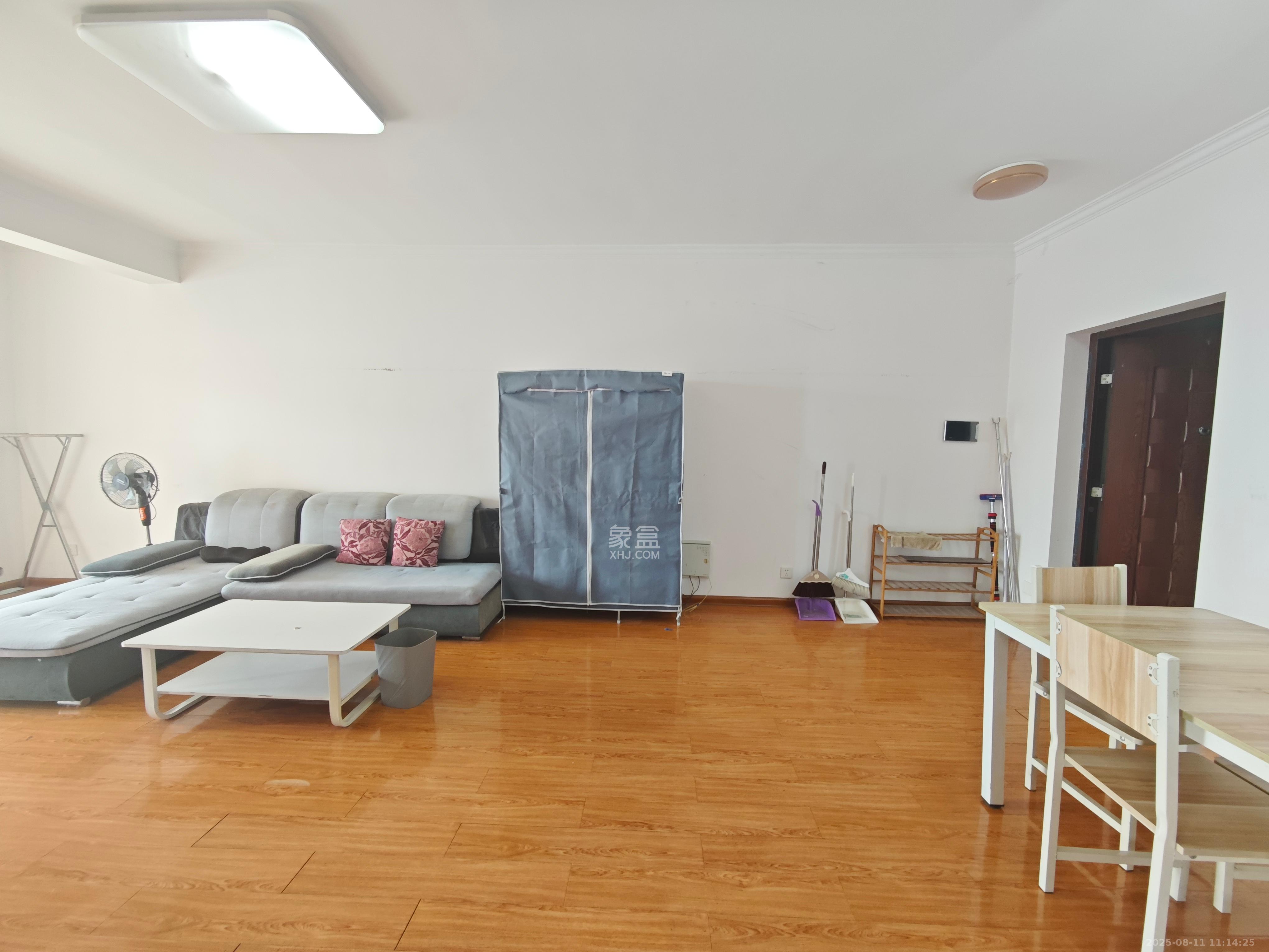 剑桥名门  2室2厅1卫    2000.0元/月 剑桥名门  2室2厅1卫    2000.0元/月室内图