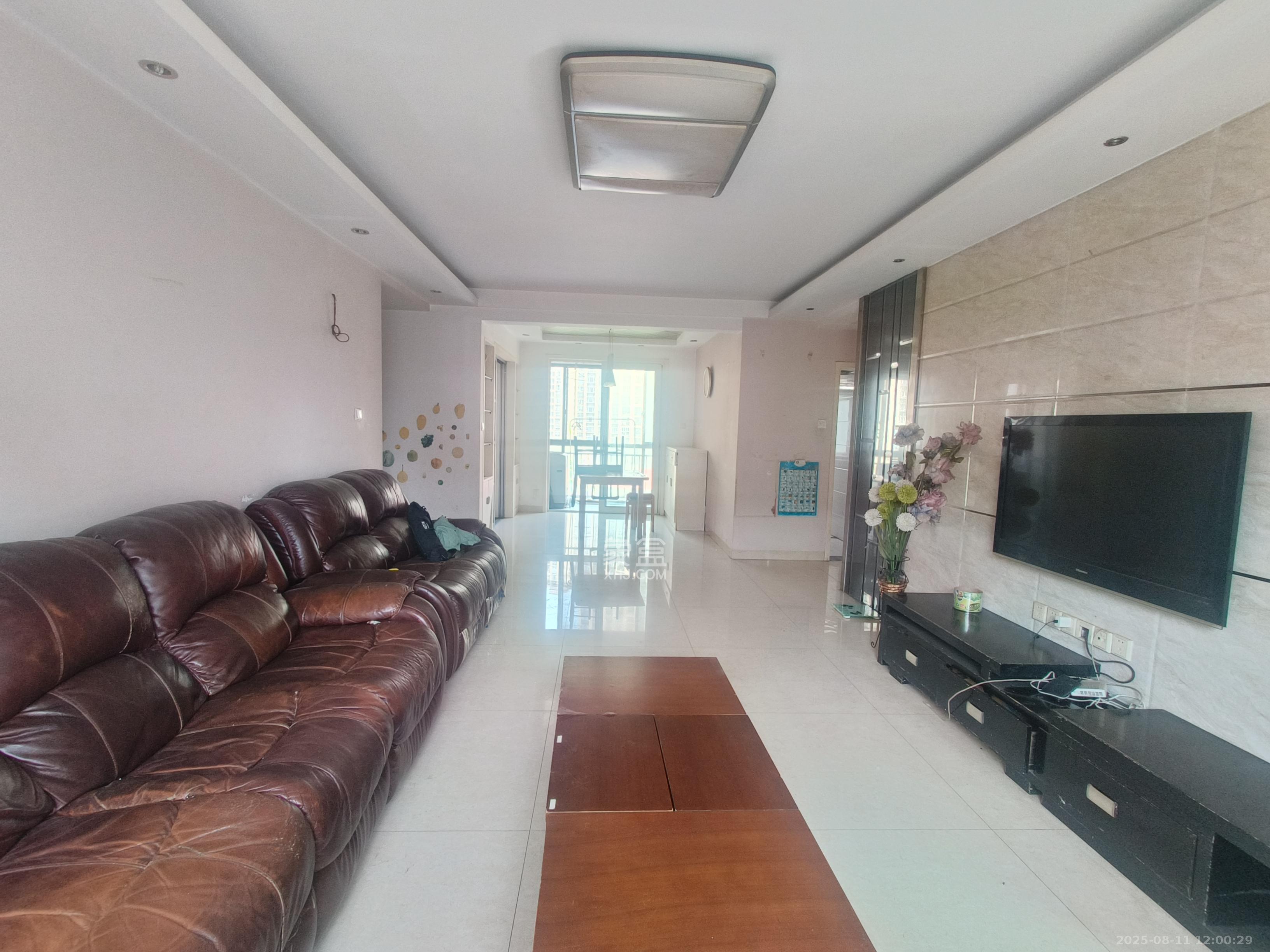 万国城(当代满庭春MOMA)一期  3室2厅2卫    2300.0元/月 万国城(当代满庭春MOMA)一期  3室2厅2卫    2300.0元/月室内图