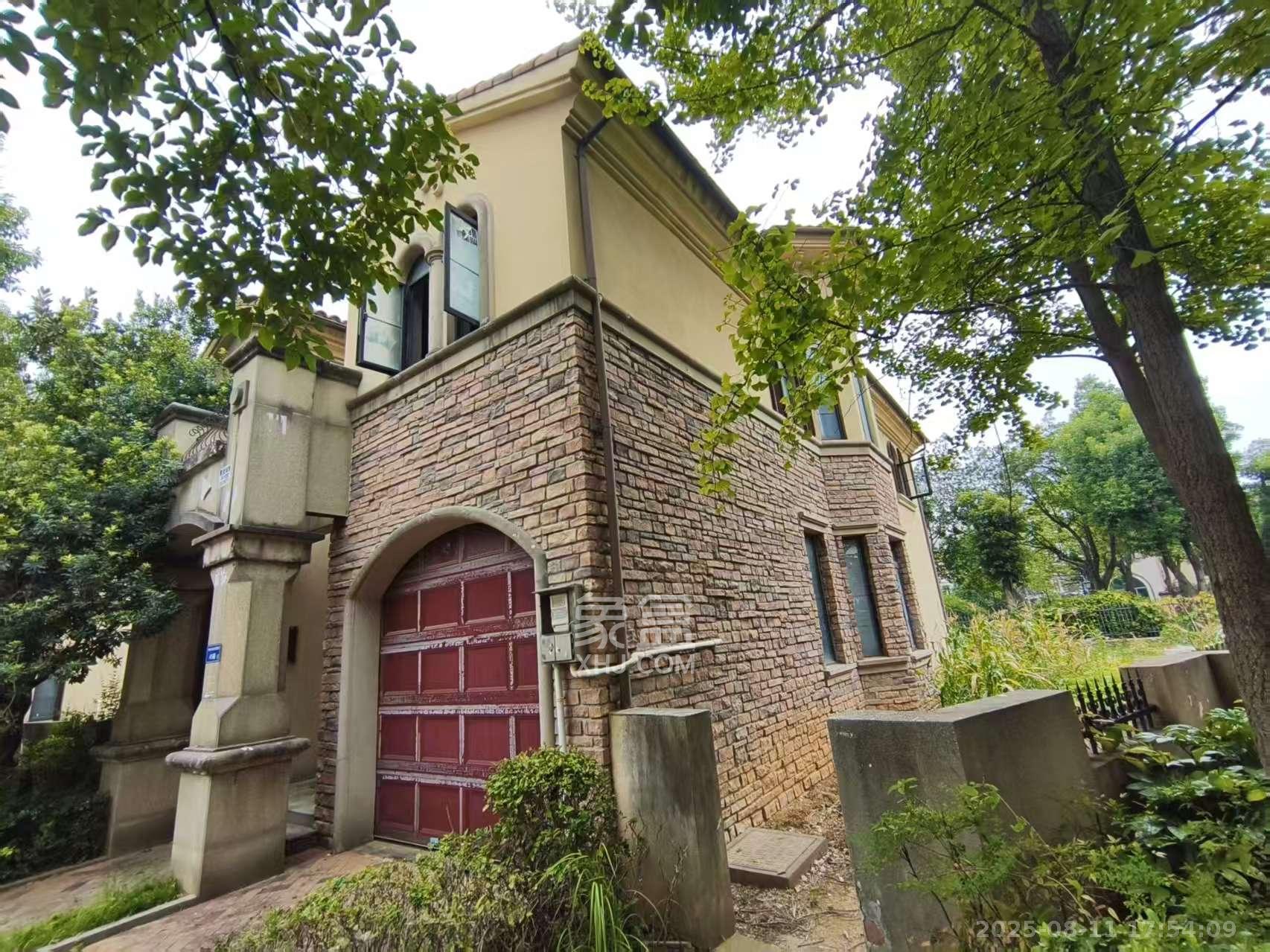 中粮北纬28°别墅 8室4厅4卫 8000.0元/月 中粮北纬28°别墅 8室4厅4卫 8000.0元/月室内图