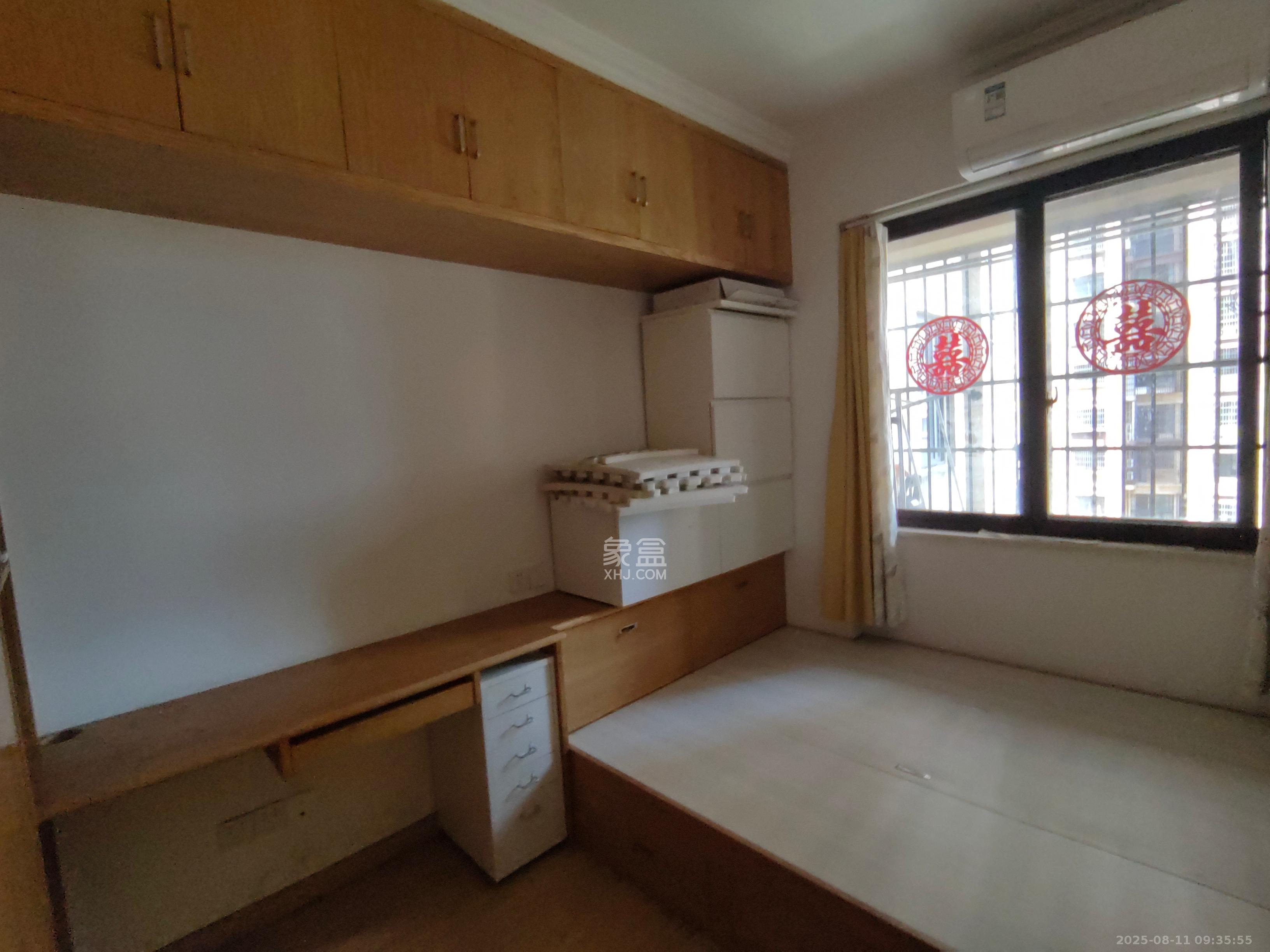 东方美地  3室2厅2卫   2300.00元/月室内图