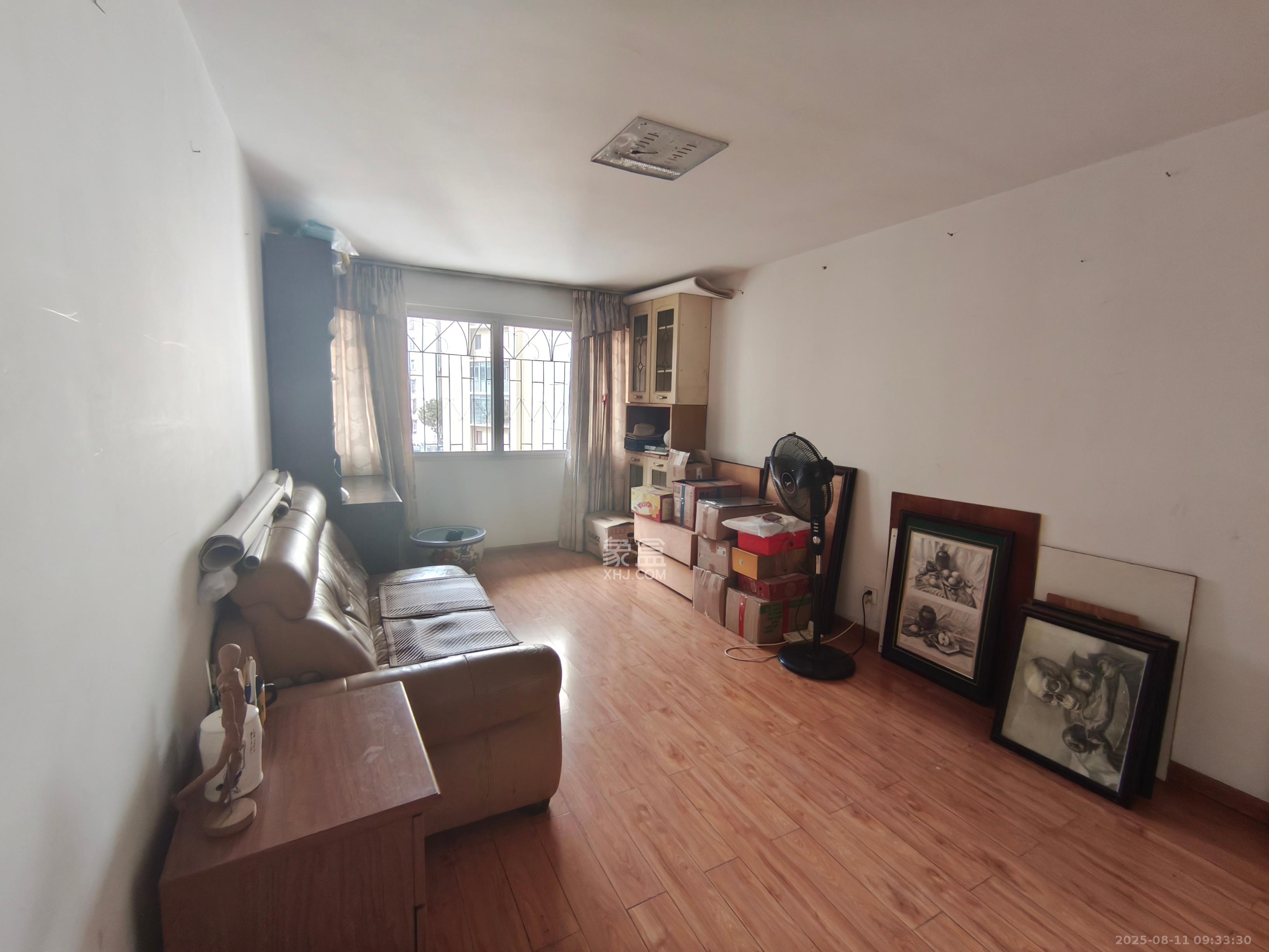 湘银公寓 5室2厅2卫 2500.0元/月 湘银公寓 5室2厅2卫 2500.0元/月室内图