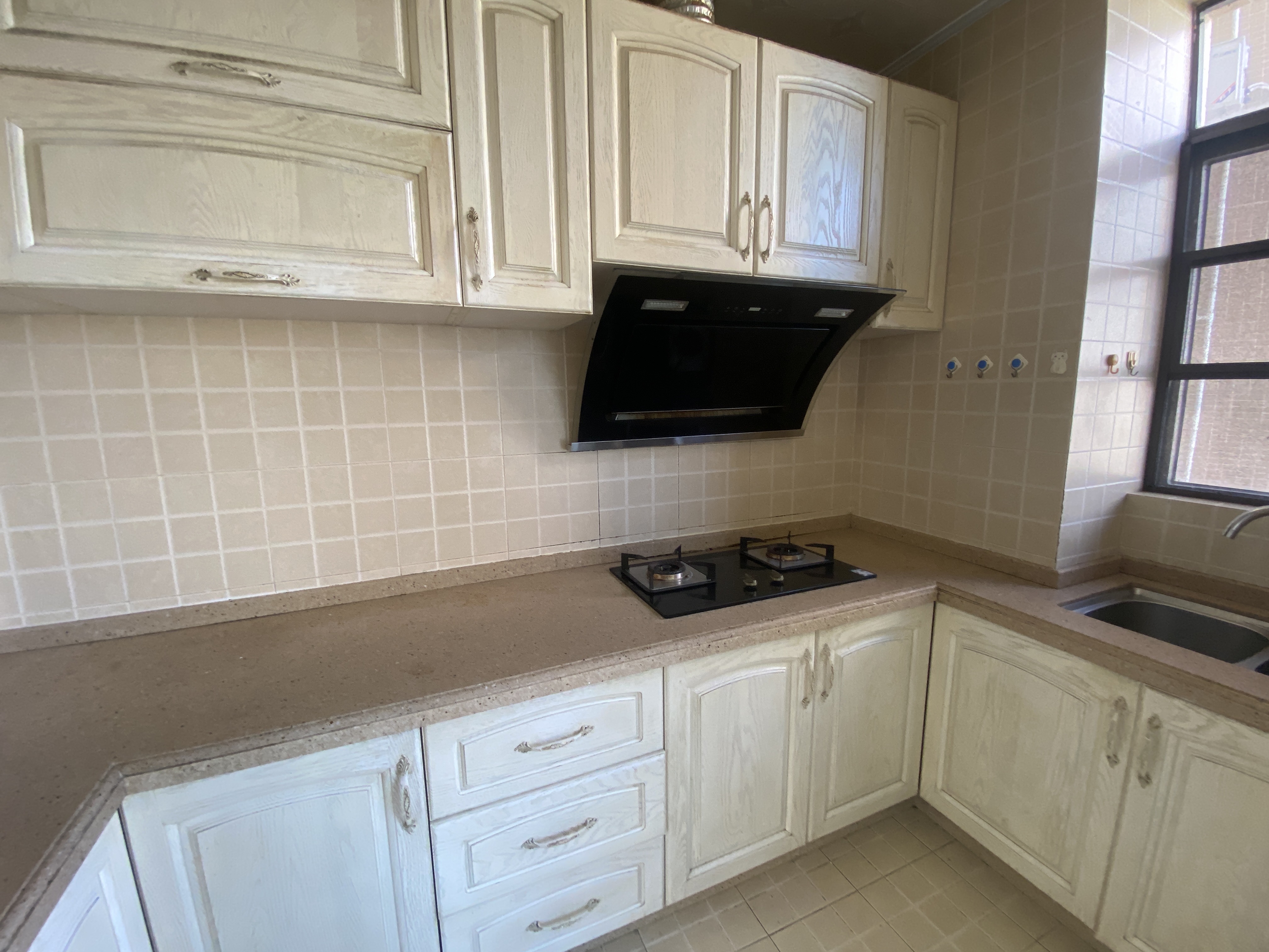 滨江帝景二期(三期) 3室2厅2卫 2700.0元/月 滨江帝景二期(三期) 3室2厅2卫 2700.0元/月室内图