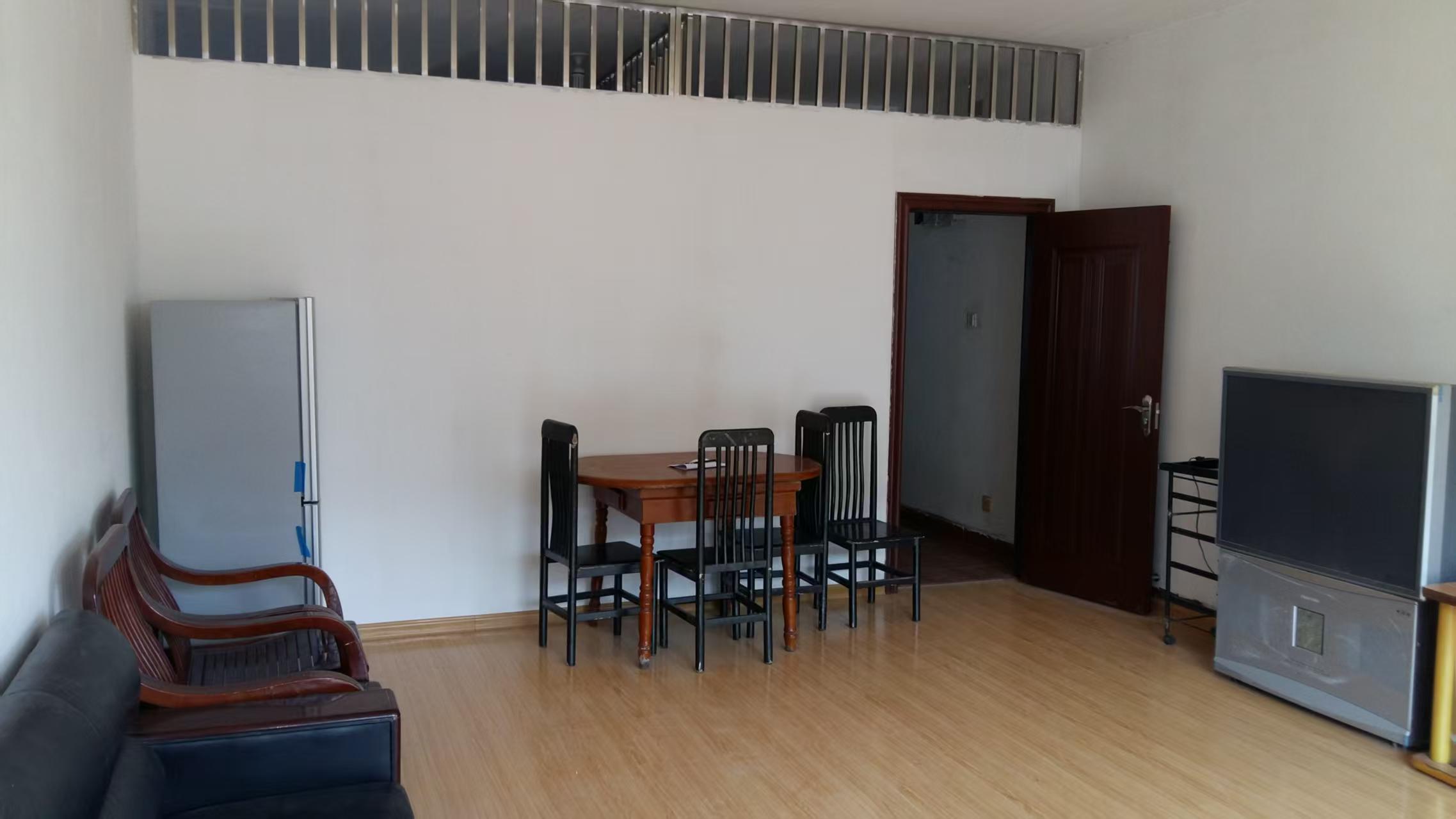 西湖公寓  2室1厅1卫    1300.0元/月 西湖公寓  2室1厅1卫    1300.0元/月户型图