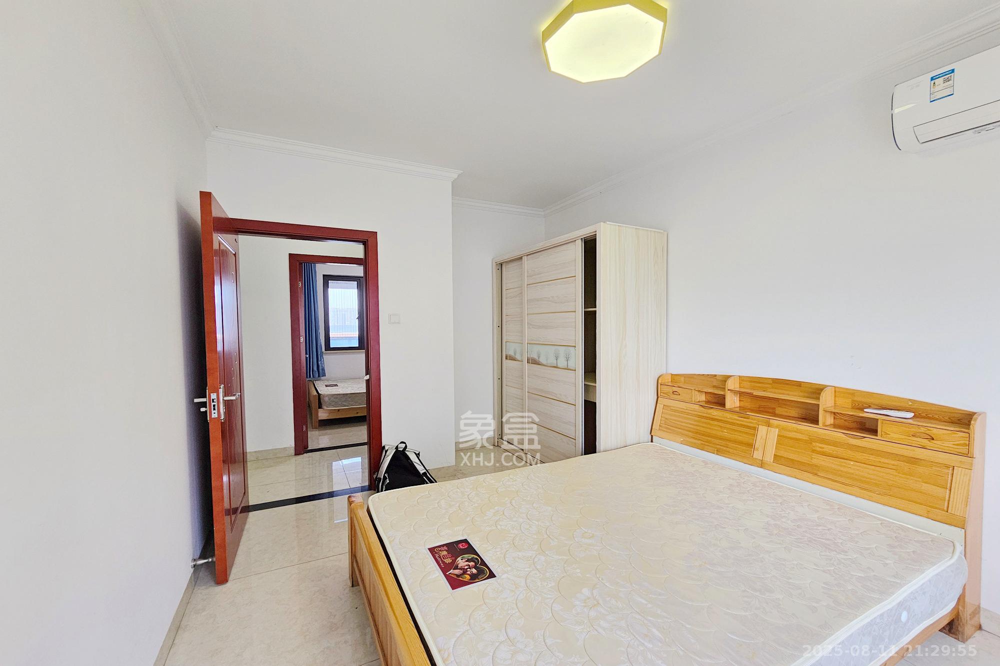 明昇壹城(明昇时代广场)一期 3室2厅1卫 130.0万 明昇壹城(明昇时代广场)一期 3室2厅1卫 130.0万卧室