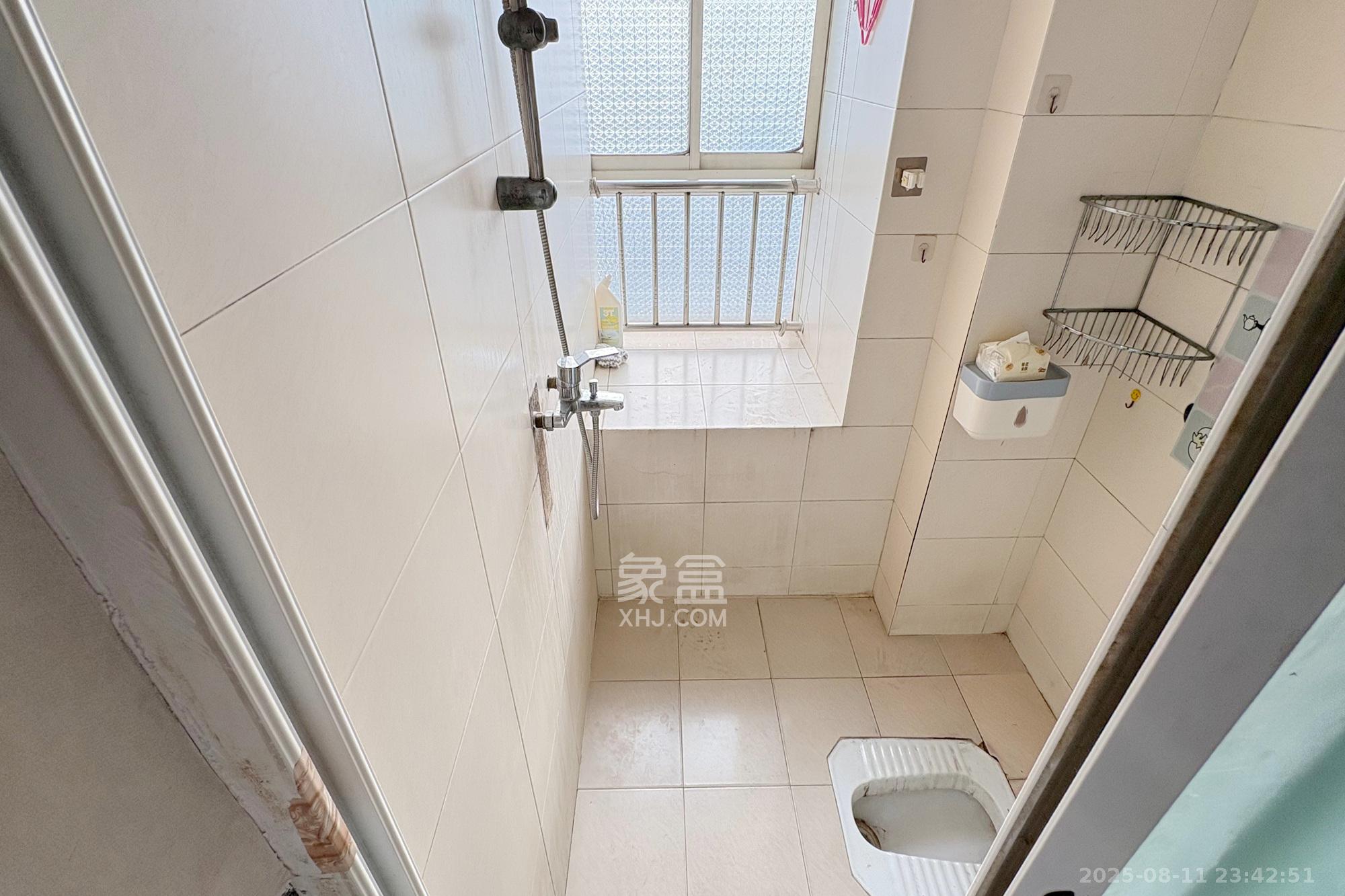 新楚天扶华庭  2室1厅1卫    68.0万卫生间