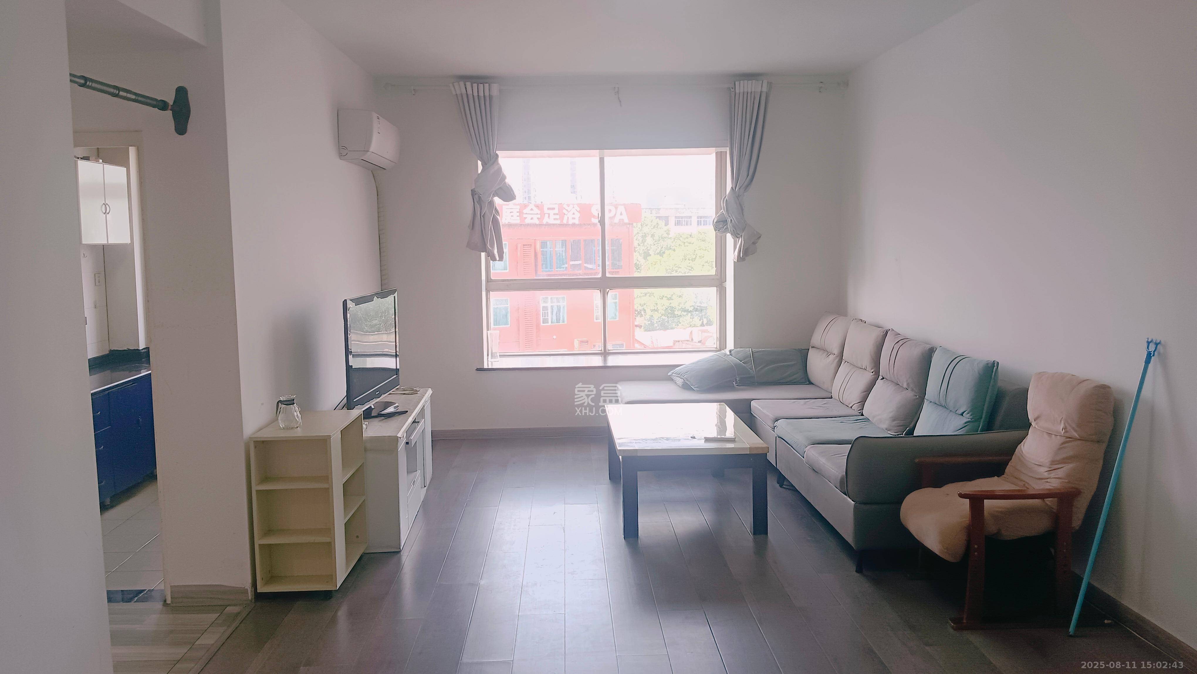 东方新世界  2室2厅1卫    2300.0元/月室内图1