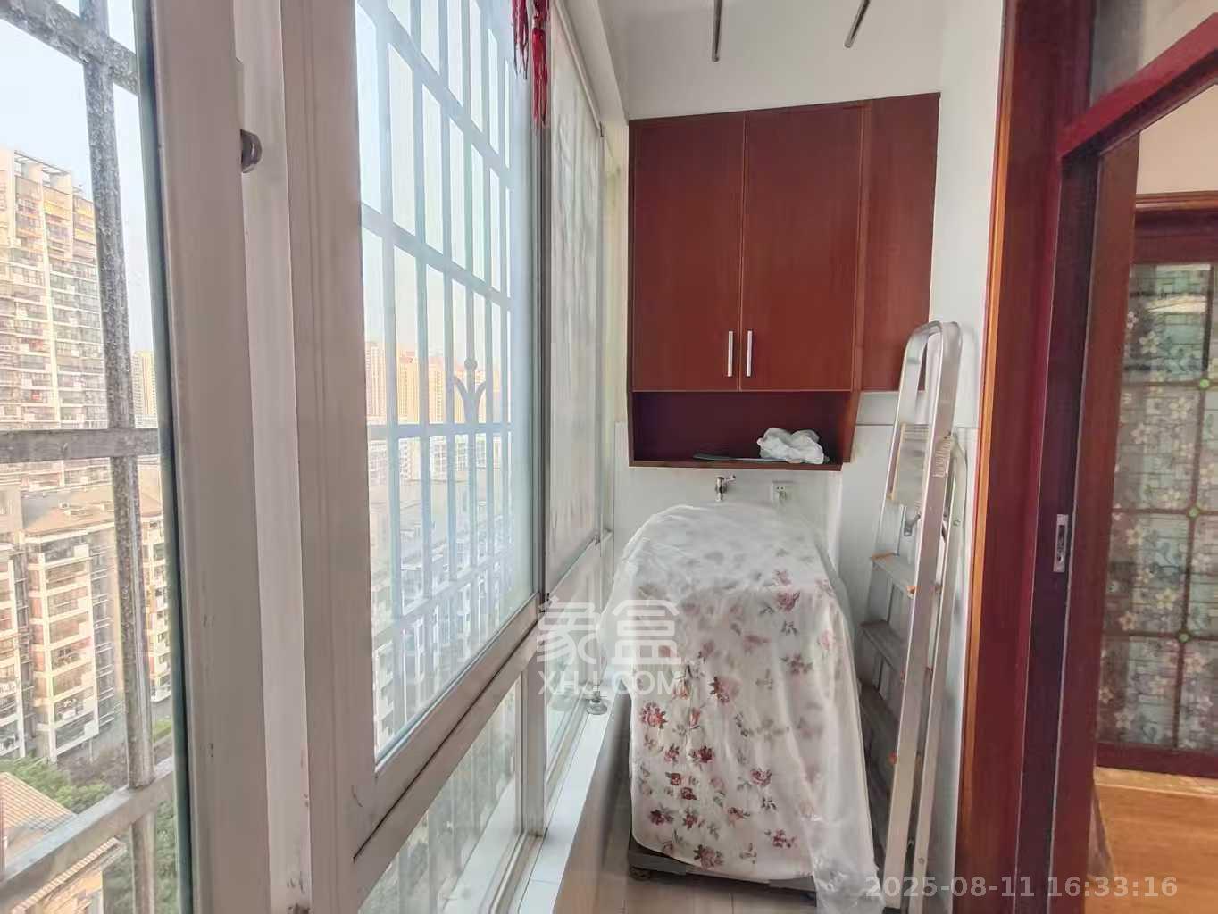 东门壹号家园 4室2厅2卫 3200.0元/月 东门壹号家园 4室2厅2卫 3200.0元/月室内图