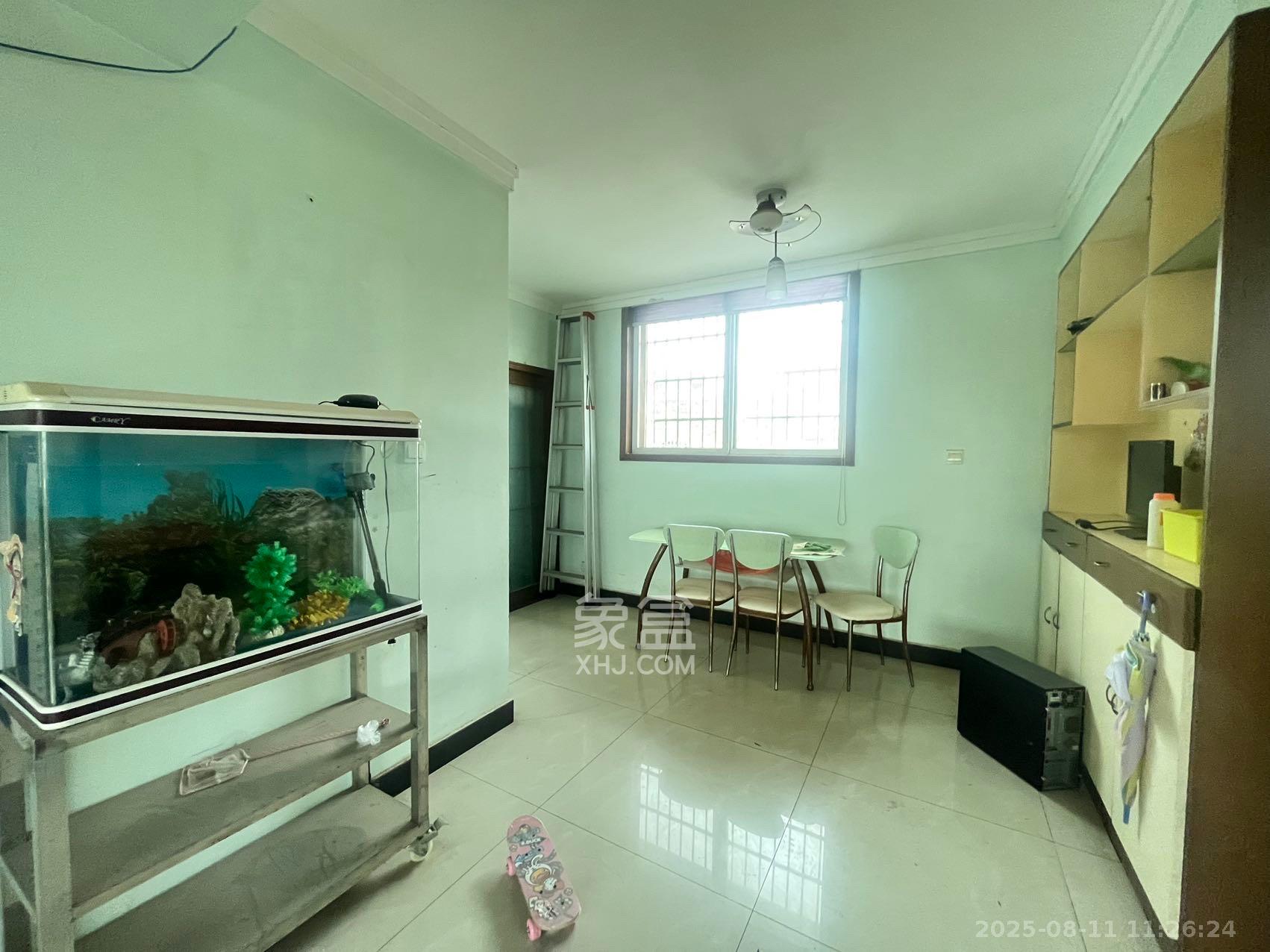 恩瑞麓山名园（龙王港小区）  2室2厅2卫    2100.0元/月室内图