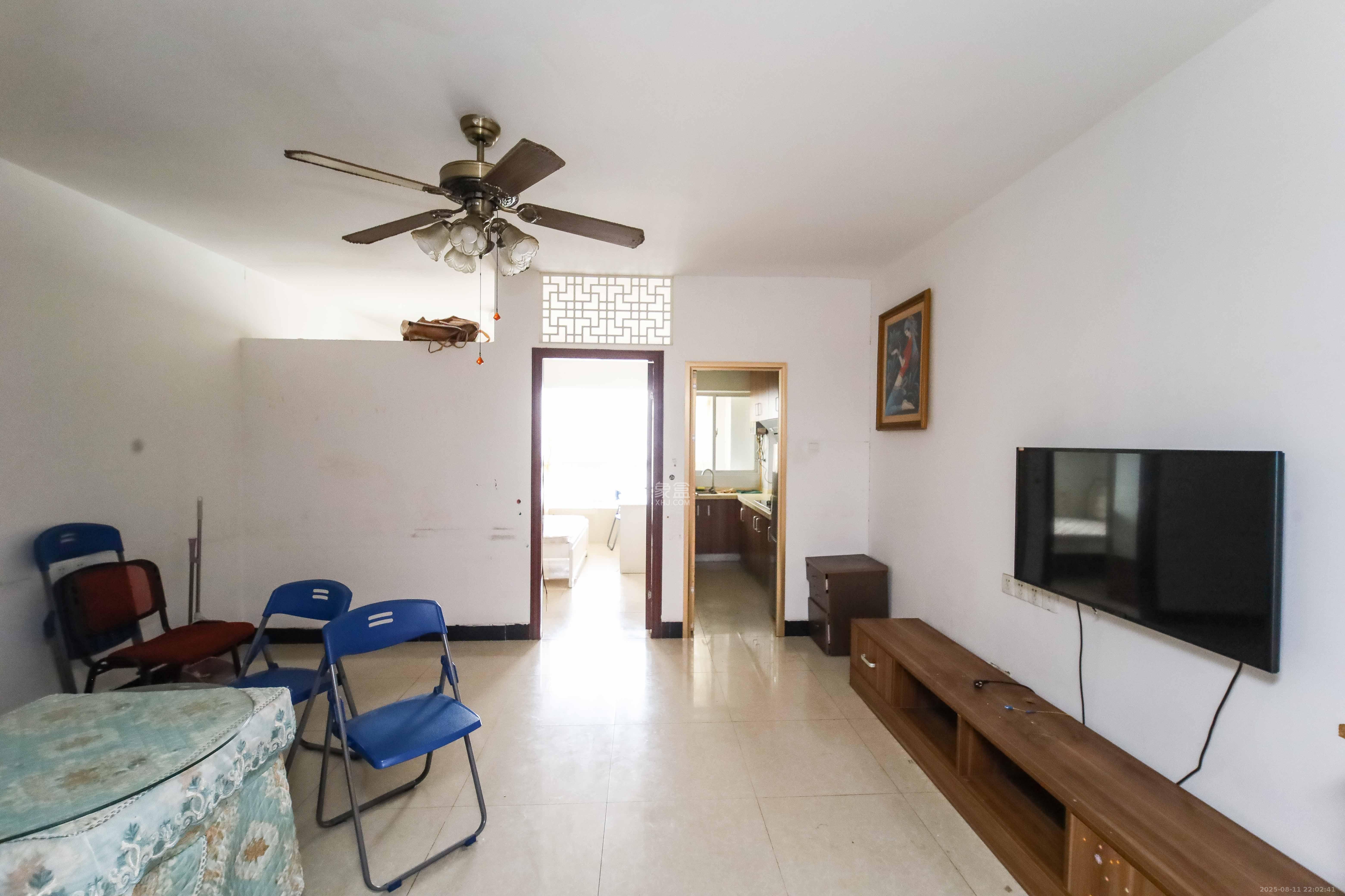 先锋东外滩  1室1厅1卫    31.0万客厅